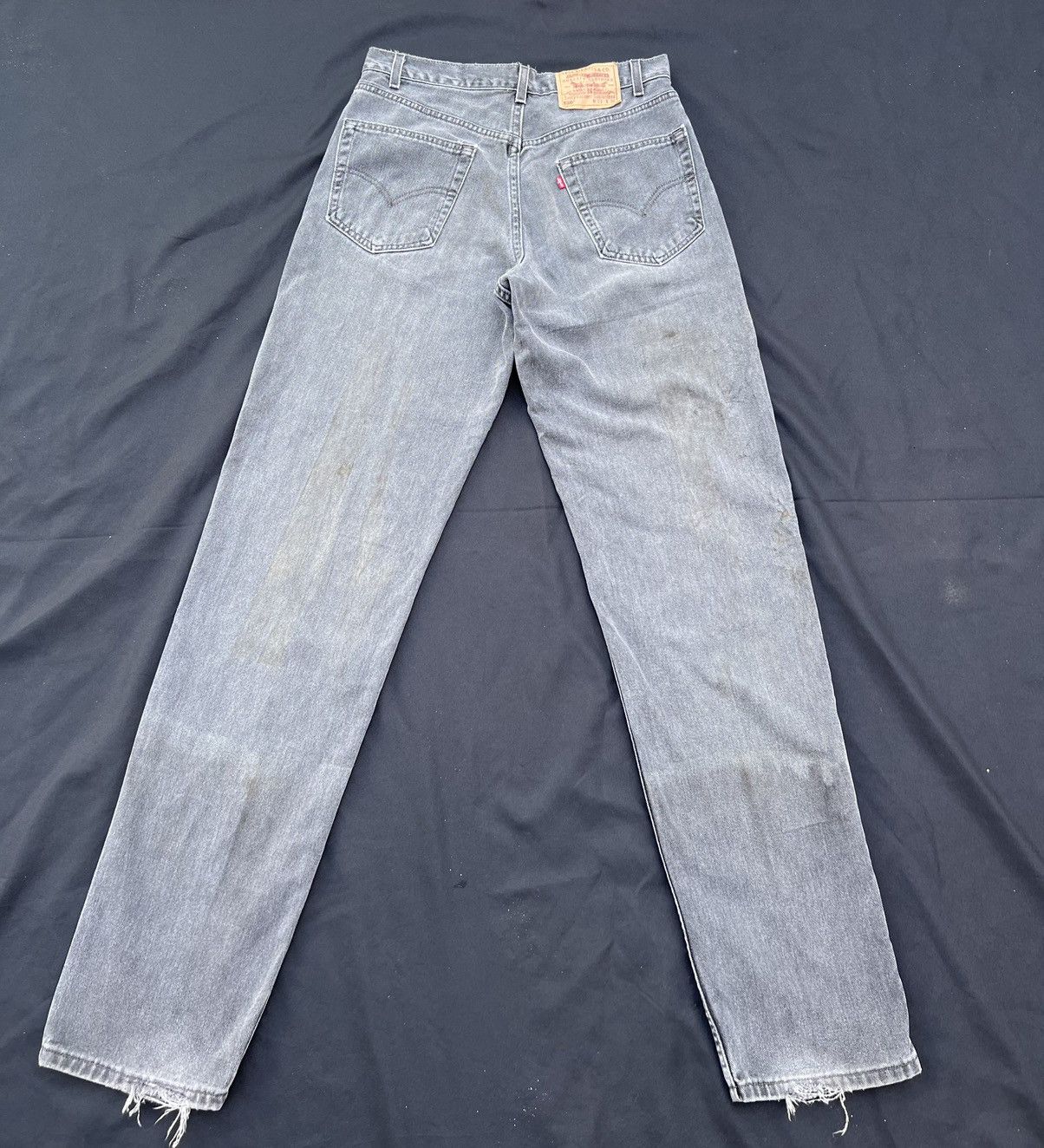 Levi's VTG 2002 Levi’s 550 Dirty Fade Black Denim Relaxed Fit Jeans Size US 32 / EU 48 - 5 Thumbnail