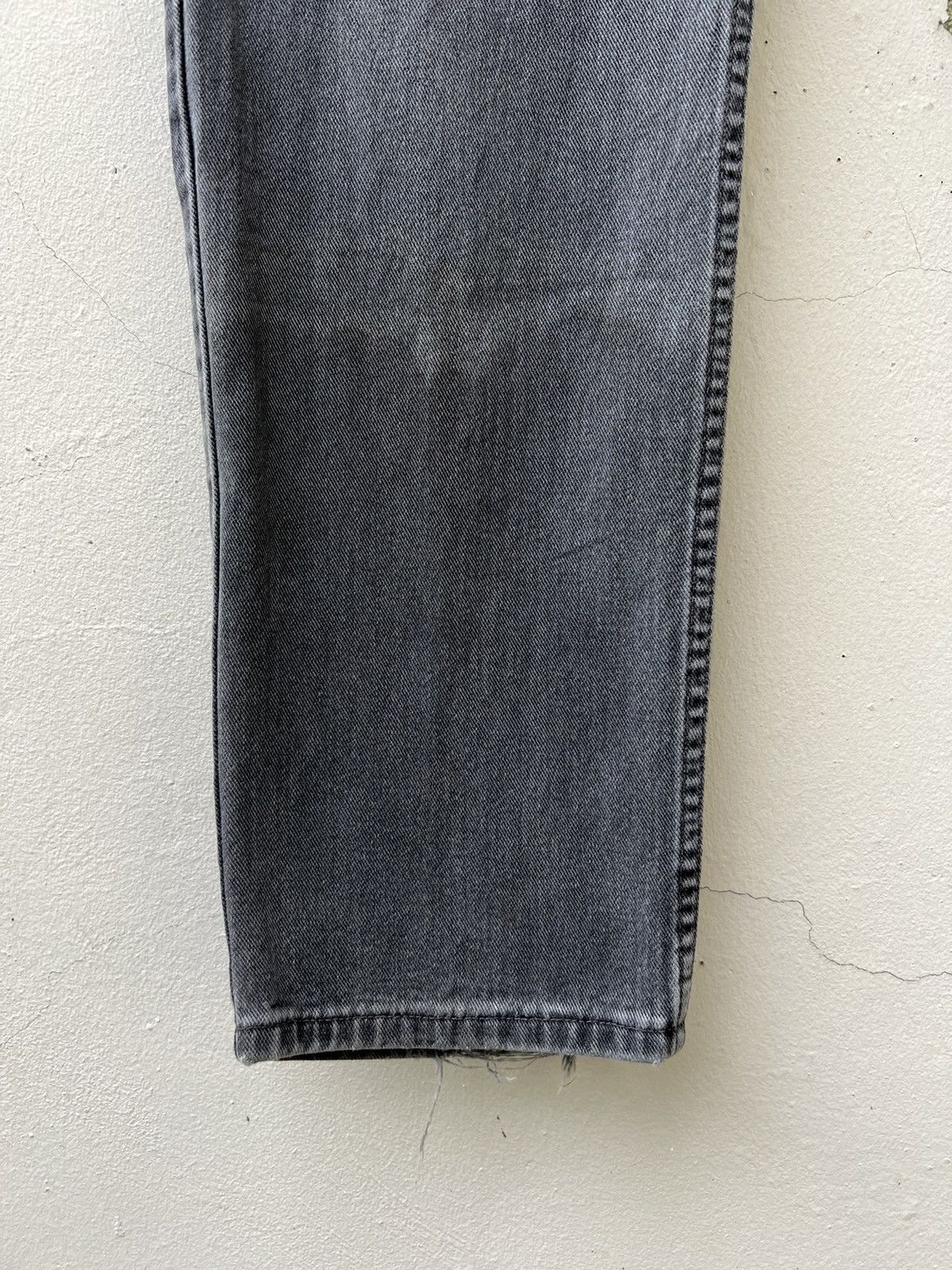 Levi's VTG 2002 Levi’s 550 Dirty Fade Black Denim Relaxed Fit Jeans Size US 32 / EU 48 - 10 Thumbnail