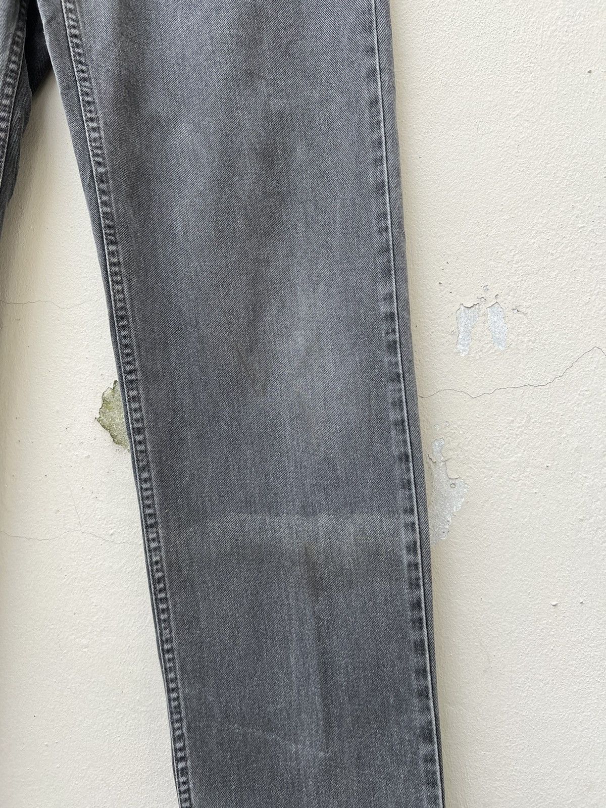 Levi's VTG 2002 Levi’s 550 Dirty Fade Black Denim Relaxed Fit Jeans Size US 32 / EU 48 - 12 Thumbnail