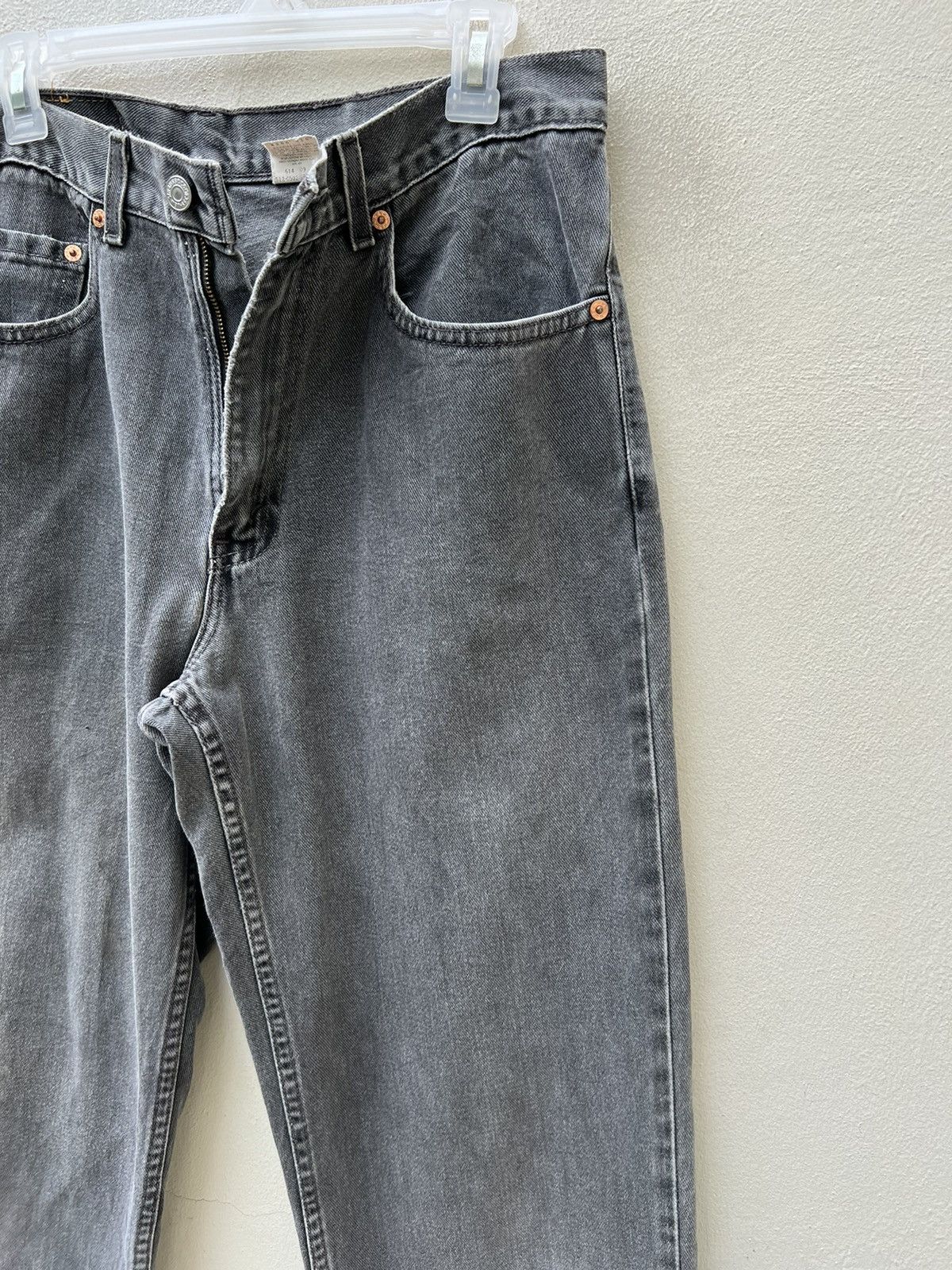 Levi's VTG 2002 Levi’s 550 Dirty Fade Black Denim Relaxed Fit Jeans Size US 32 / EU 48 - 11 Thumbnail