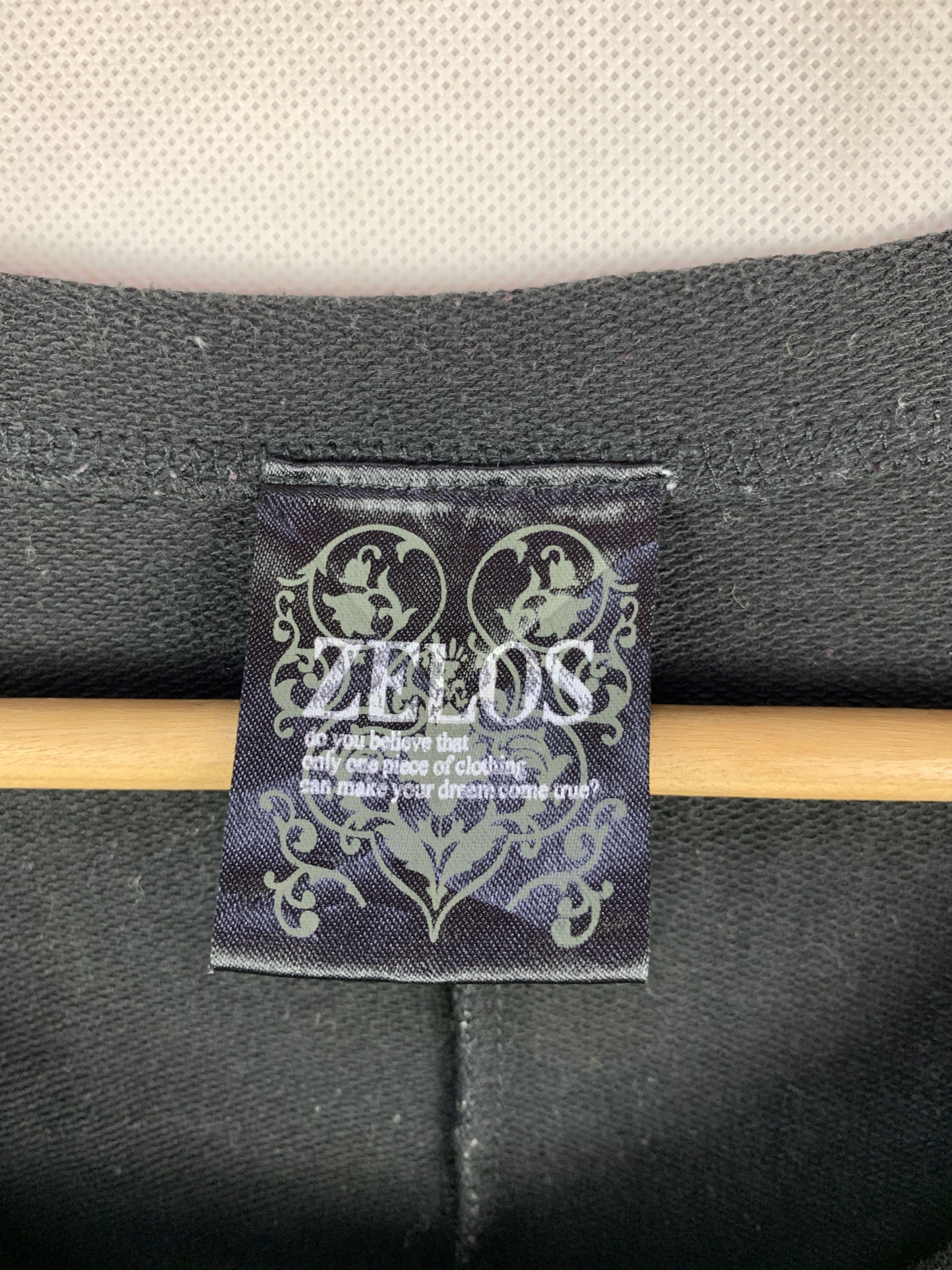 Japanese Brand 🔥Zelos Big Skull Long Sleeves Tops Size US S / EU 44-46 / 1 - 6 Thumbnail