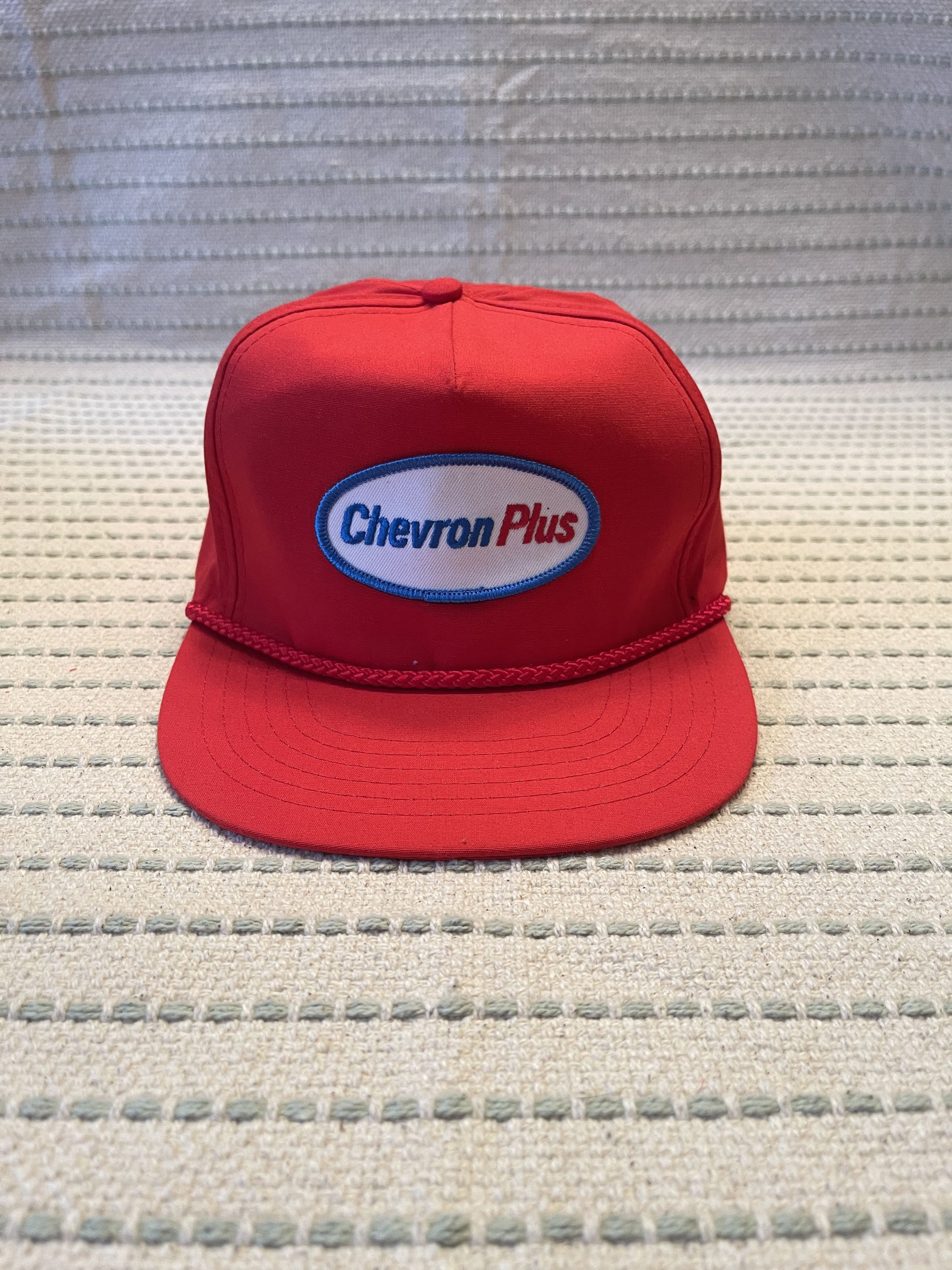 Vintage Vintage Chevron Embroidered Logo Trucker Hat Size ONE SIZE - 1 Preview