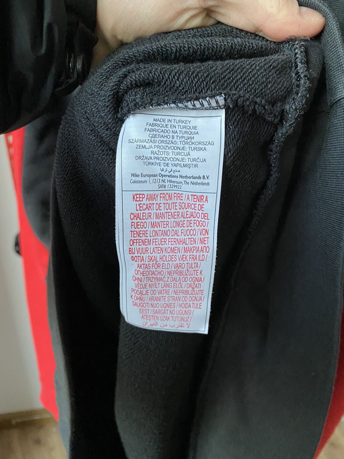 Nike × Vintage Y2K Nike Manchester United Central Logo Black/Red Hoodie Size US XL / EU 56 / 4 - 7 Thumbnail