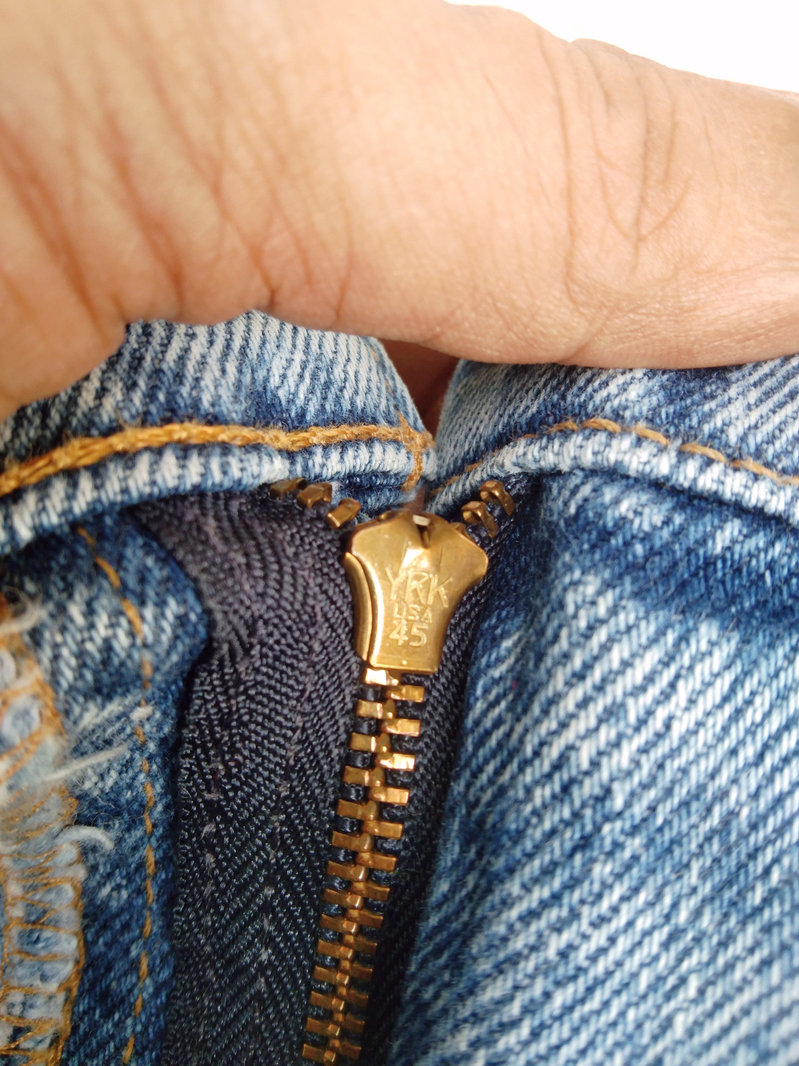 Levi's Vintage Levi's Jeans 560 Made In USA Distressed Denim 36x30 Size US 36 / EU 52 - 7 Thumbnail