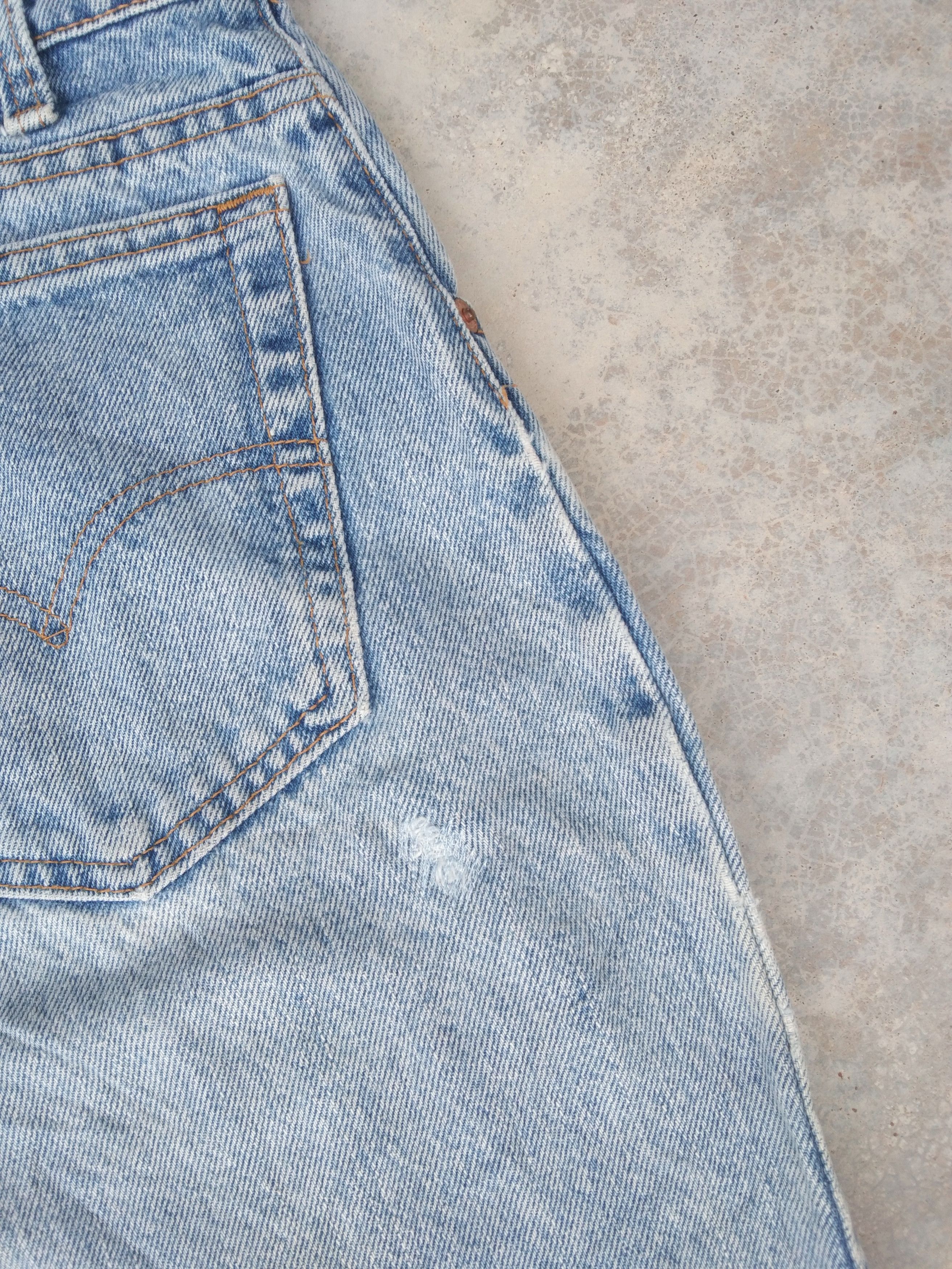 Levi's Vintage Levi's Jeans 560 Made In USA Distressed Denim 36x30 Size US 36 / EU 52 - 3 Thumbnail