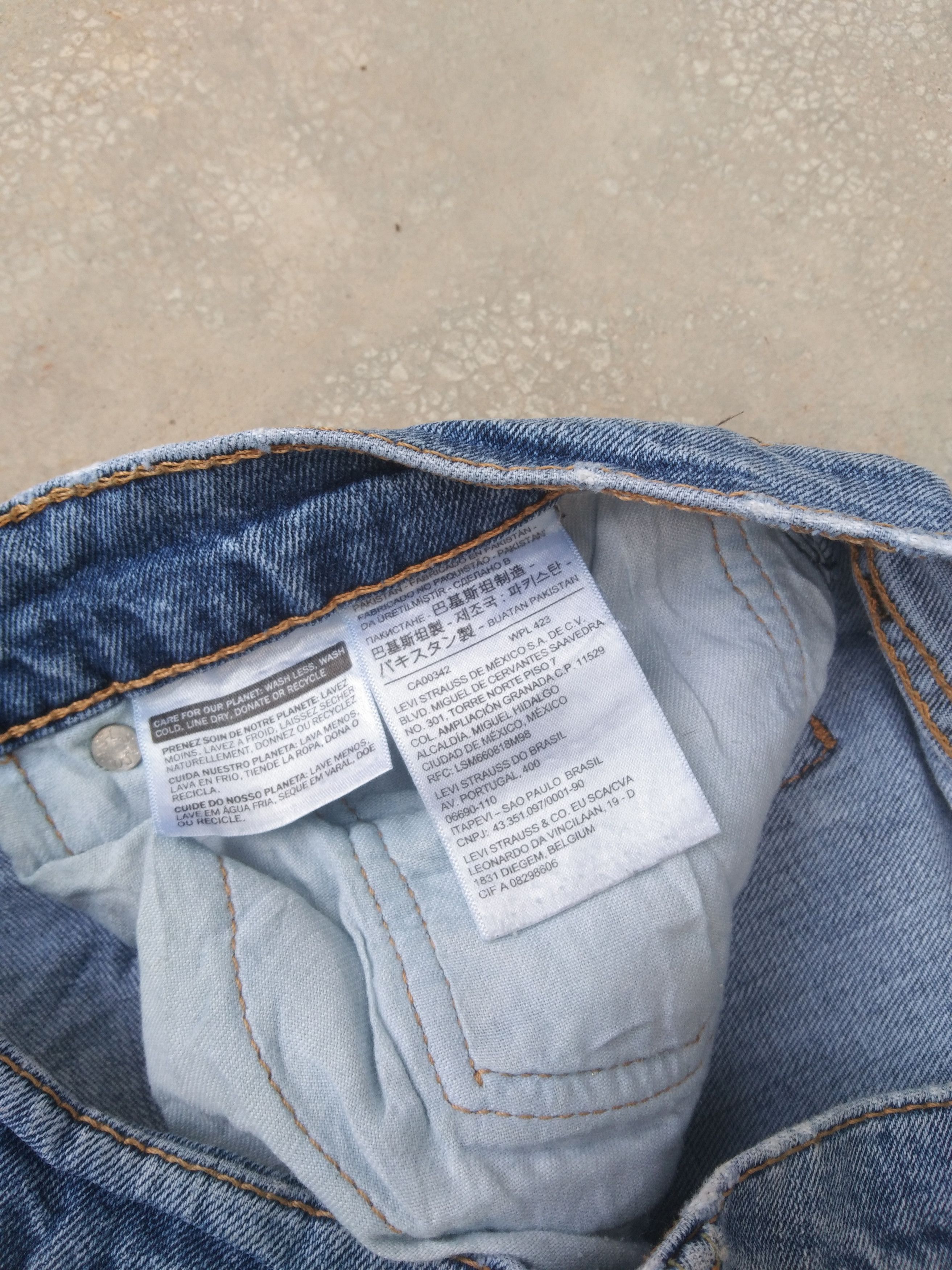 Levi's Vintage Levi's Jeans 505 Light Wash Distressed Denim Size US 36 / EU 52 - 8 Thumbnail