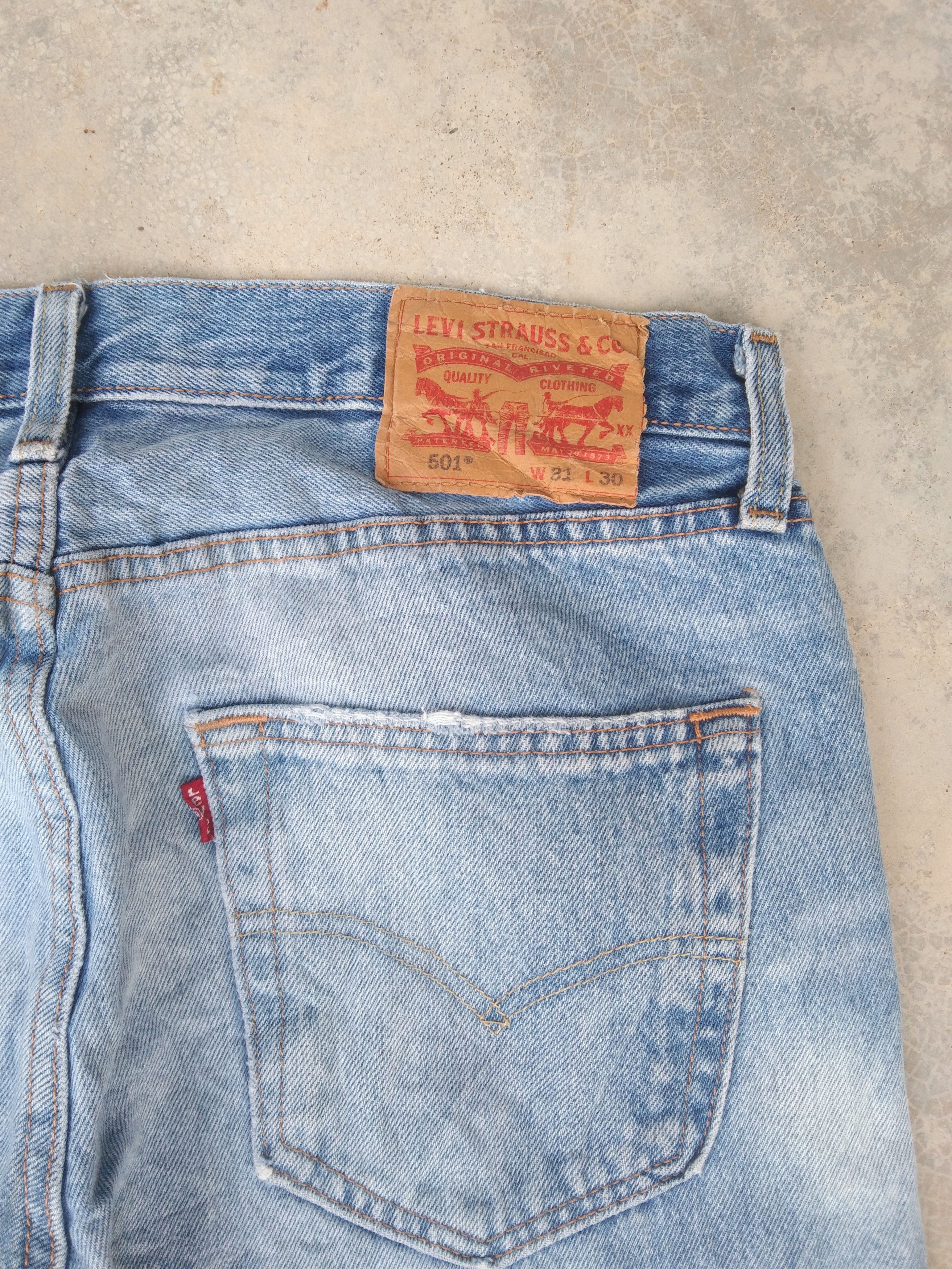 Levi's × Vintage Vintage Levis 501 Light Wash Distressed Jeans 32x30 Size US 32 / EU 48 - 3 Thumbnail