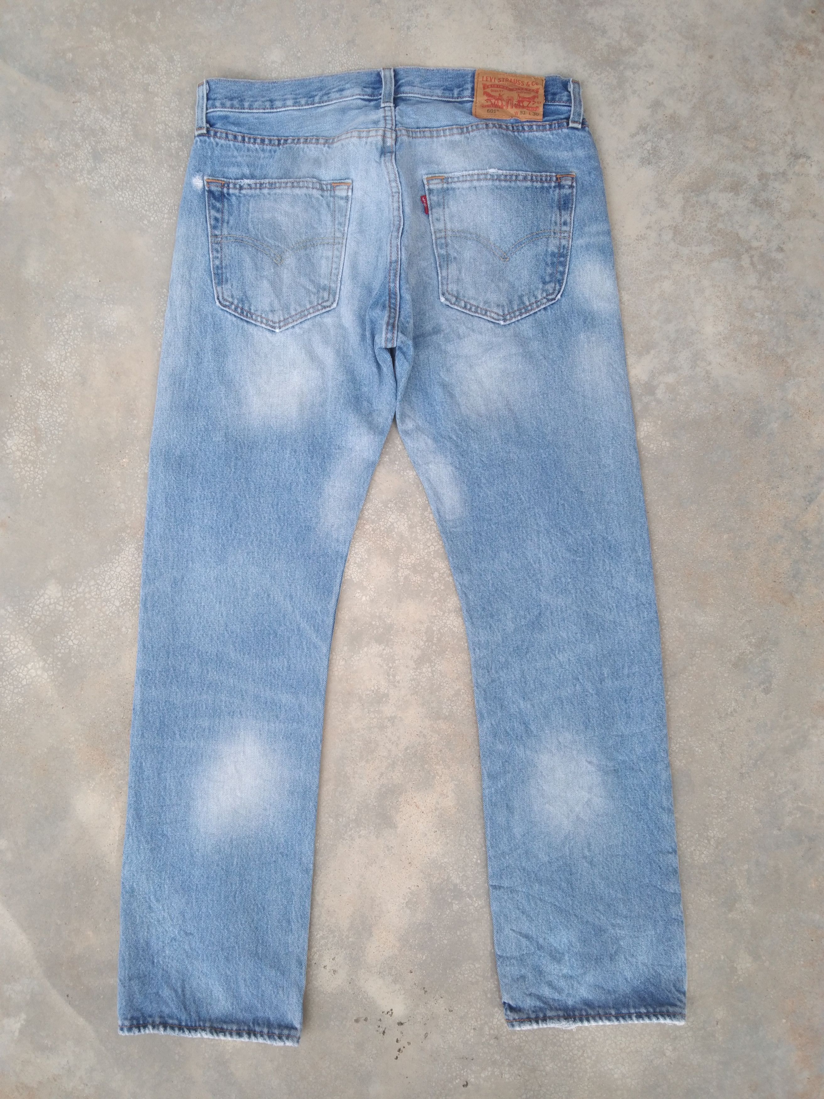 Levi's × Vintage Vintage Levis 501 Light Wash Distressed Jeans 32x30 Size US 32 / EU 48 - 2 Thumbnail