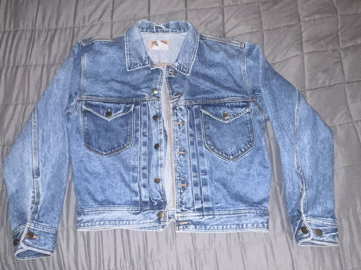 Vintage 90s Unionbay denim deals jacket, XL but fits like a large