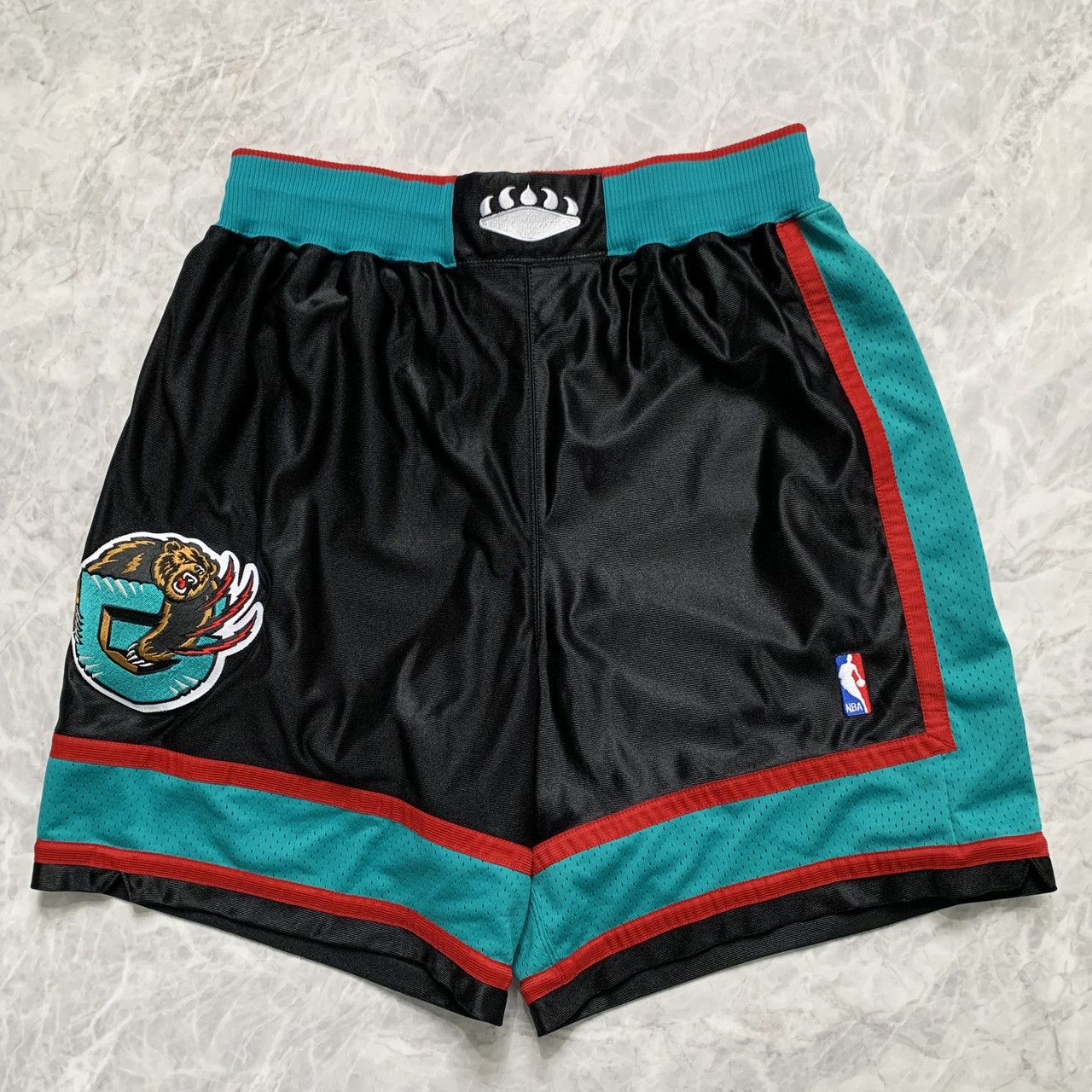 VTG NBA REEBOK VANCOUVER GRIZZLIES AUTHENTIC SHORTS