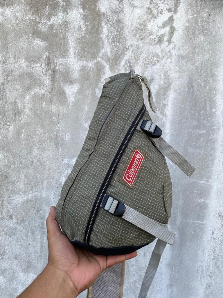 Coleman × Designer Steals💥 Coleman Triangle crossbody bag Size ONE SIZE - 1 Thumbnail