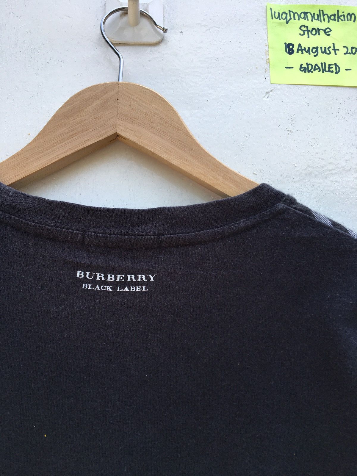 Burberry Vintage Burberry Checkered Tshirt Size US S / EU 44-46 / 1 - 13 Thumbnail