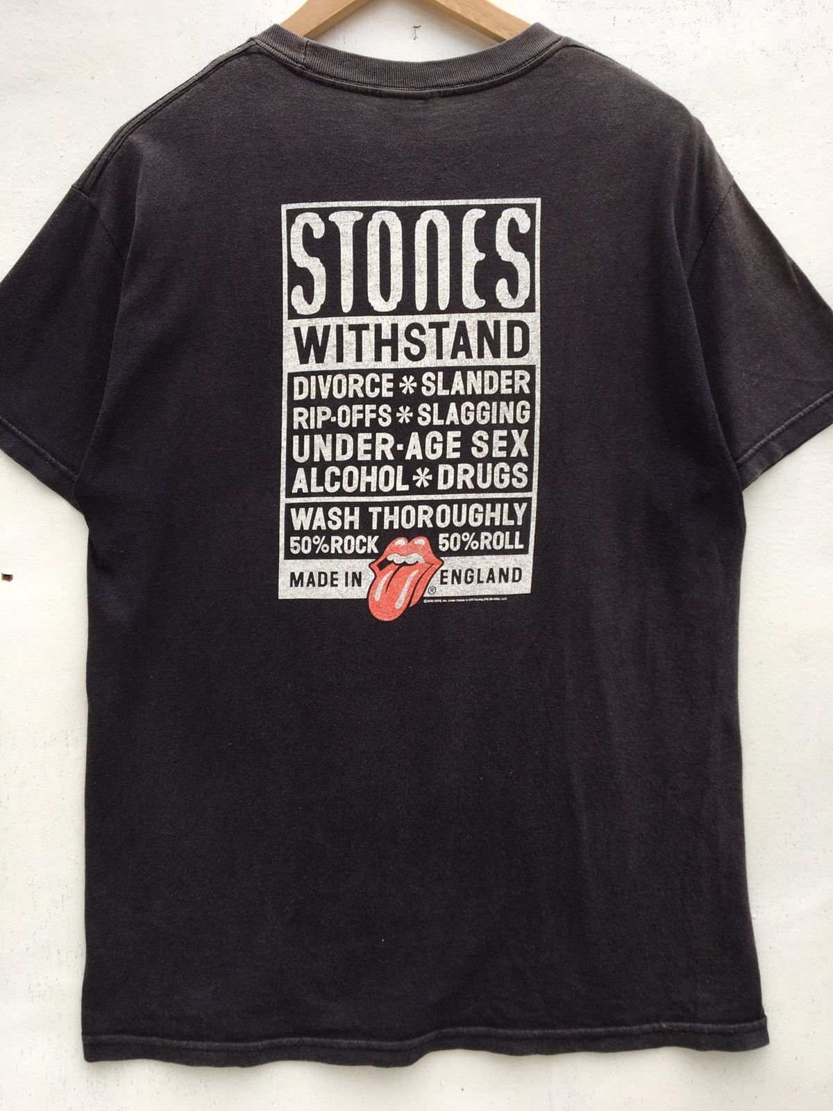 Band Tees Vintage The Rolling Stones 2006 Withstand Social Issues Tee Size US M / EU 48-50 / 2 - 19 Thumbnail