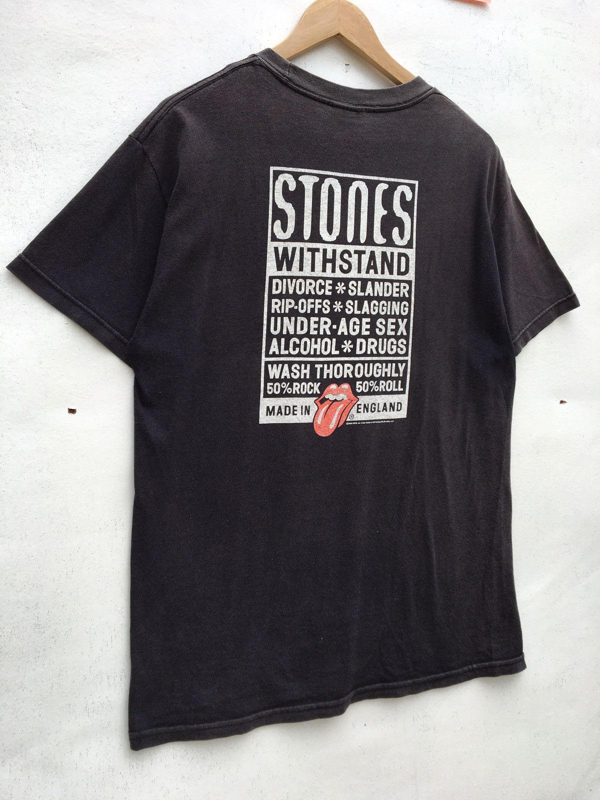 Band Tees Vintage The Rolling Stones 2006 Withstand Social Issues Tee Size US M / EU 48-50 / 2 - 17 Thumbnail