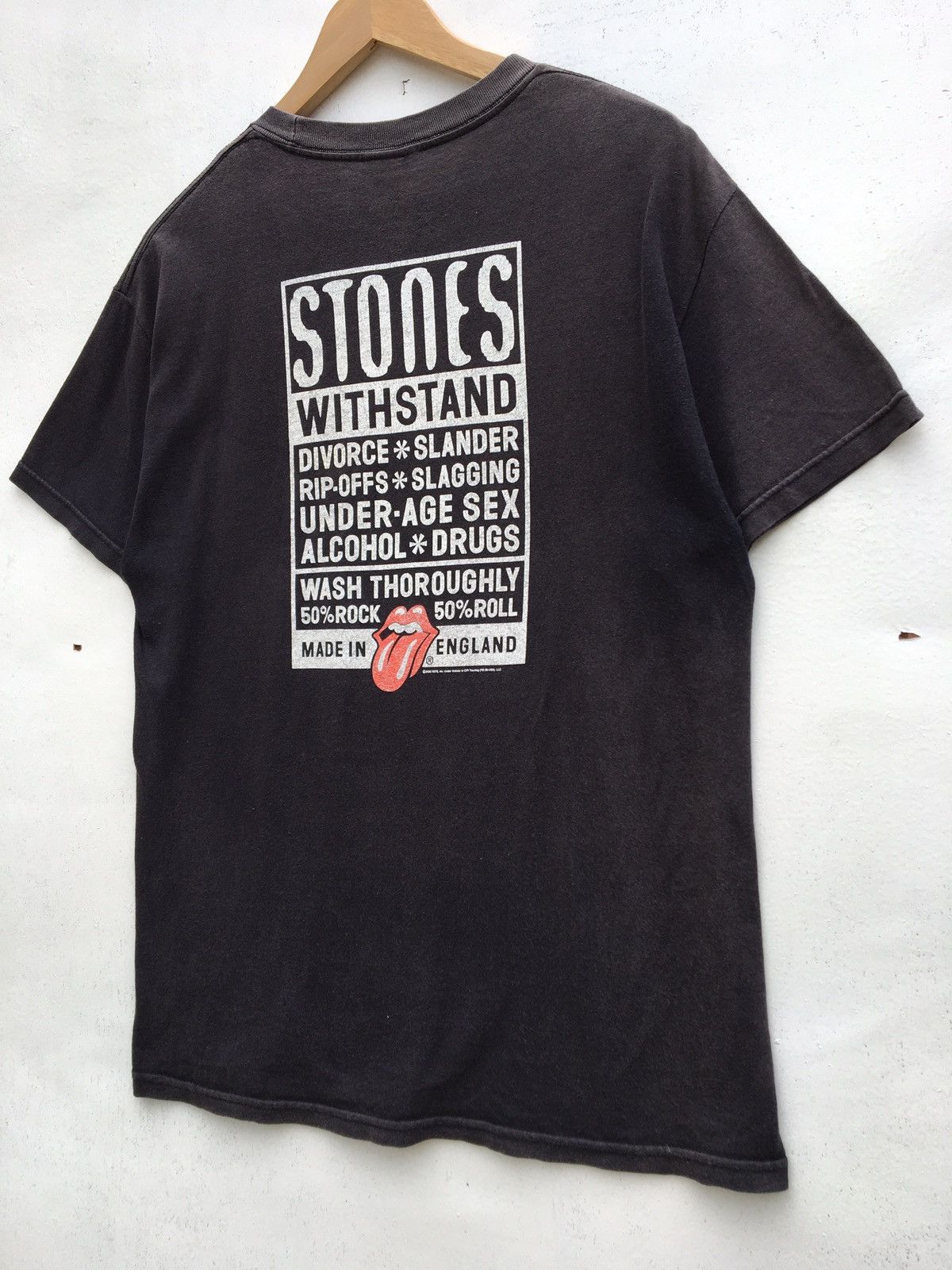 Band Tees Vintage The Rolling Stones 2006 Withstand Social Issues Tee Size US M / EU 48-50 / 2 - 18 Thumbnail