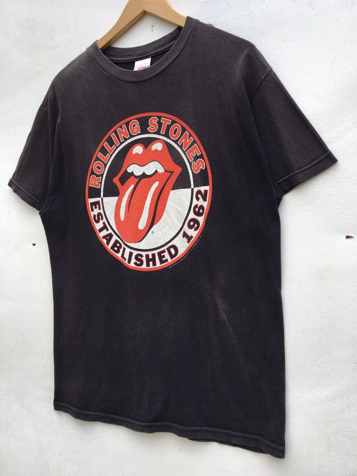 Band Tees Vintage The Rolling Stones 2006 Withstand Social Issues Tee Size US M / EU 48-50 / 2 - 4 Thumbnail