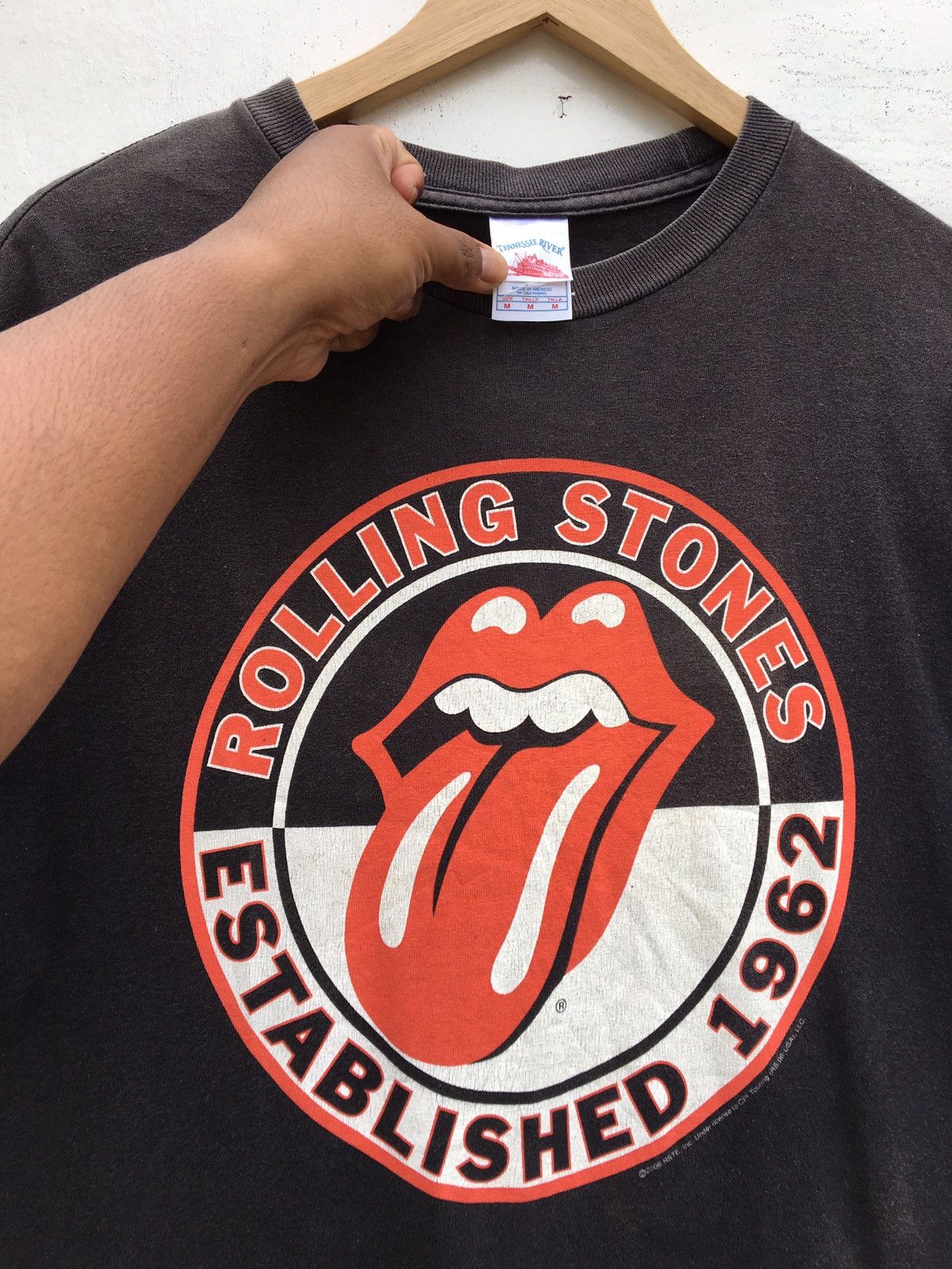Band Tees Vintage The Rolling Stones 2006 Withstand Social Issues Tee Size US M / EU 48-50 / 2 - 8 Thumbnail