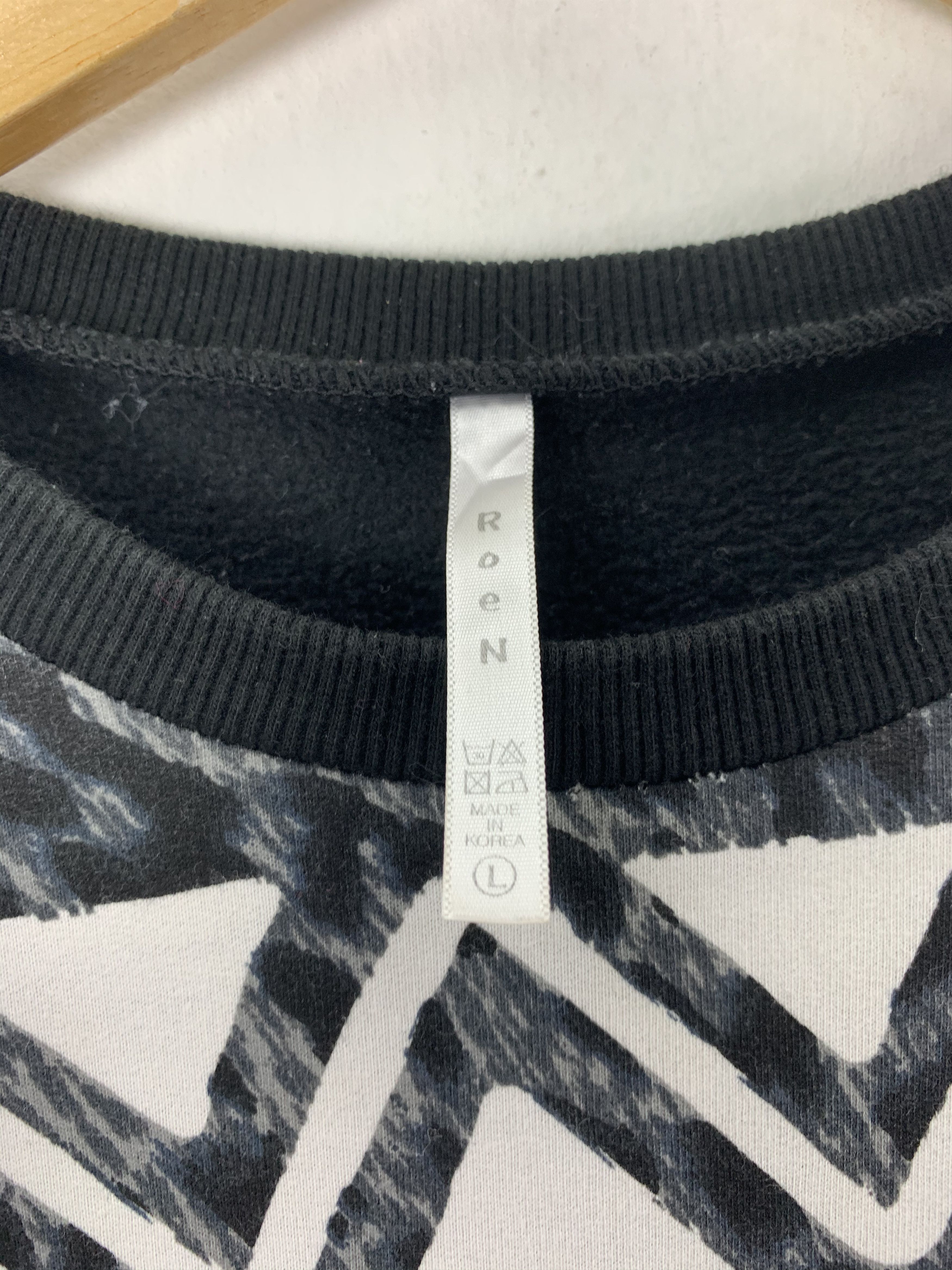 Japanese Brand Sweatshirt Roen Vintage Japanese Branded Streetwear #057 Size US S / EU 44-46 / 1 - 3 Thumbnail