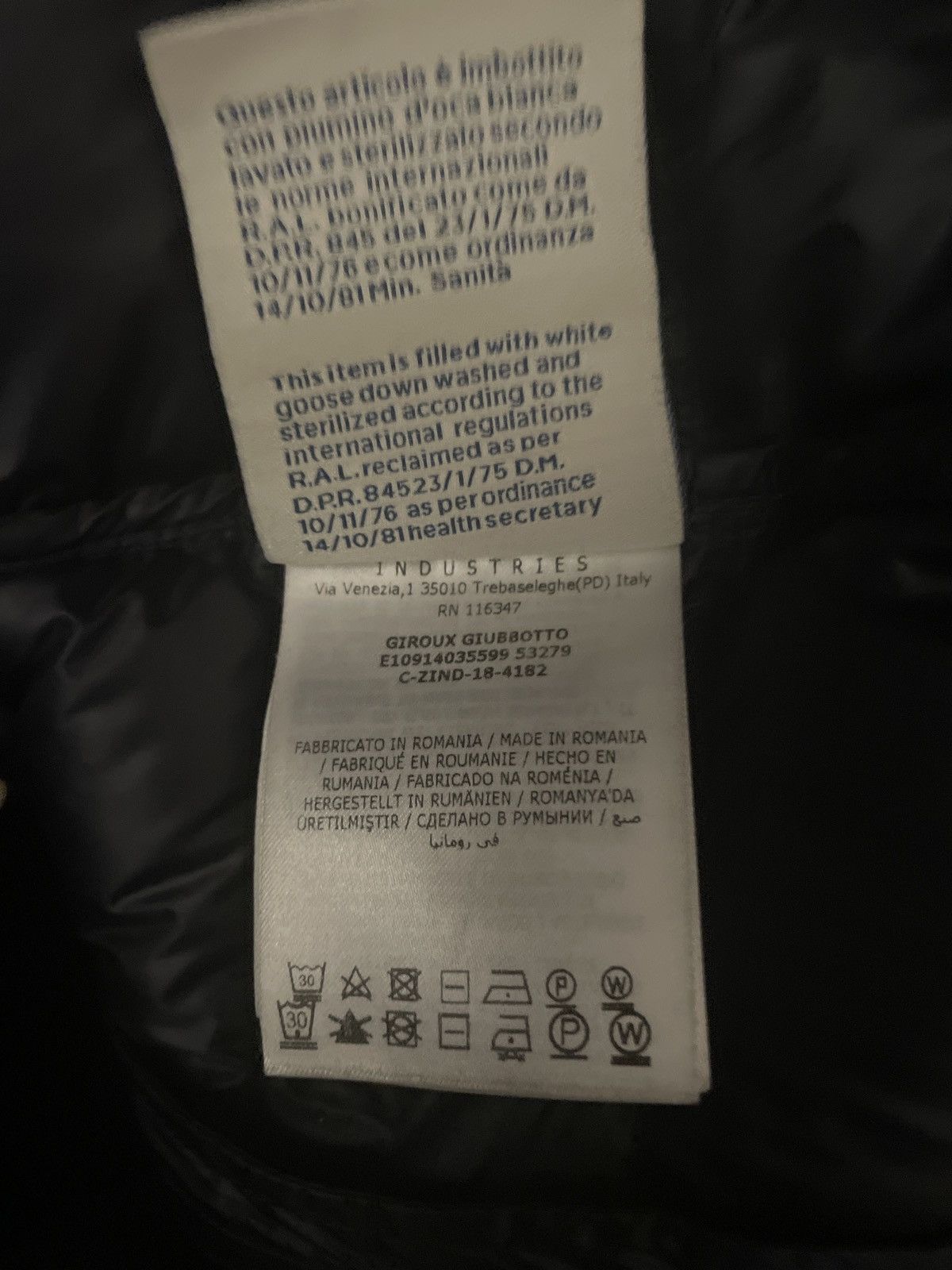 Moncler Dark Blue Moncler Bubble Coat. Ask abt hat Size US M / EU 48-50 / 2 - 9 Thumbnail