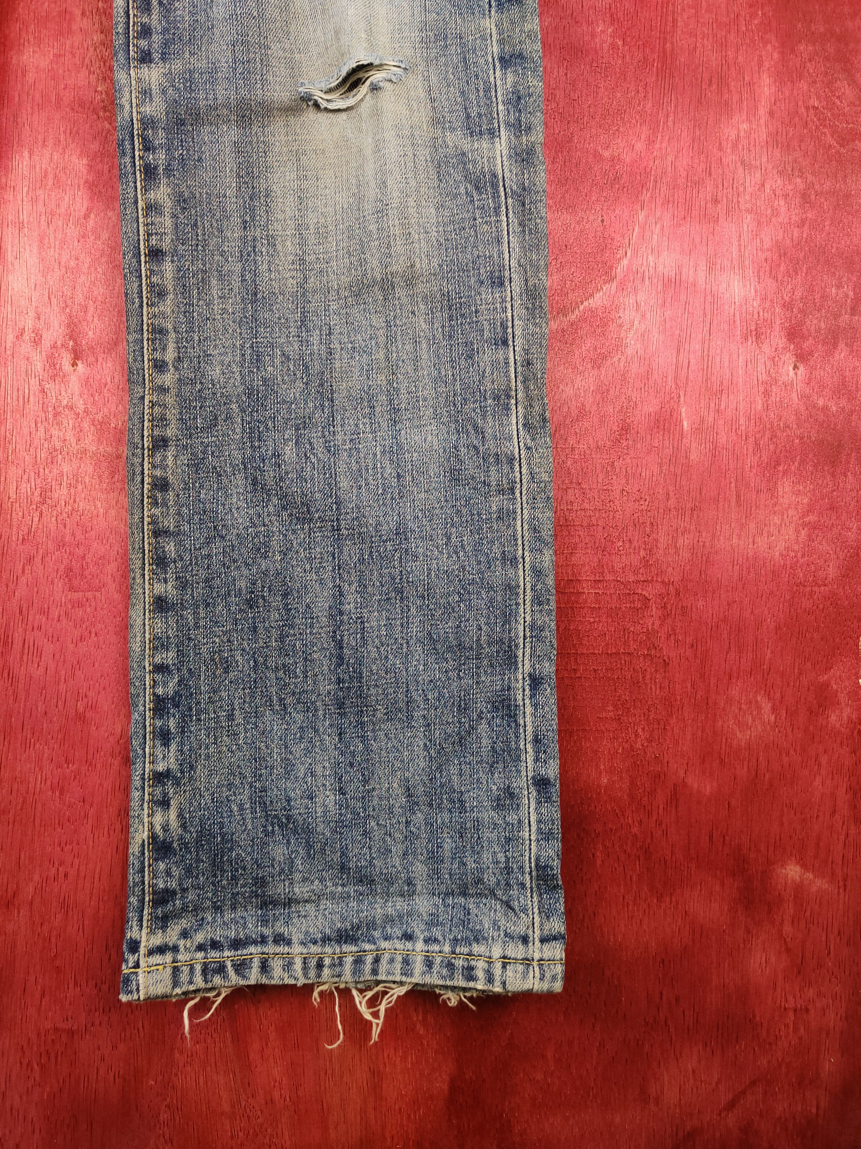 Uniqlo × Vintage Uniqlo Blue vintage distressed Denim jeans pants #5948 Size US 31 - 6 Thumbnail