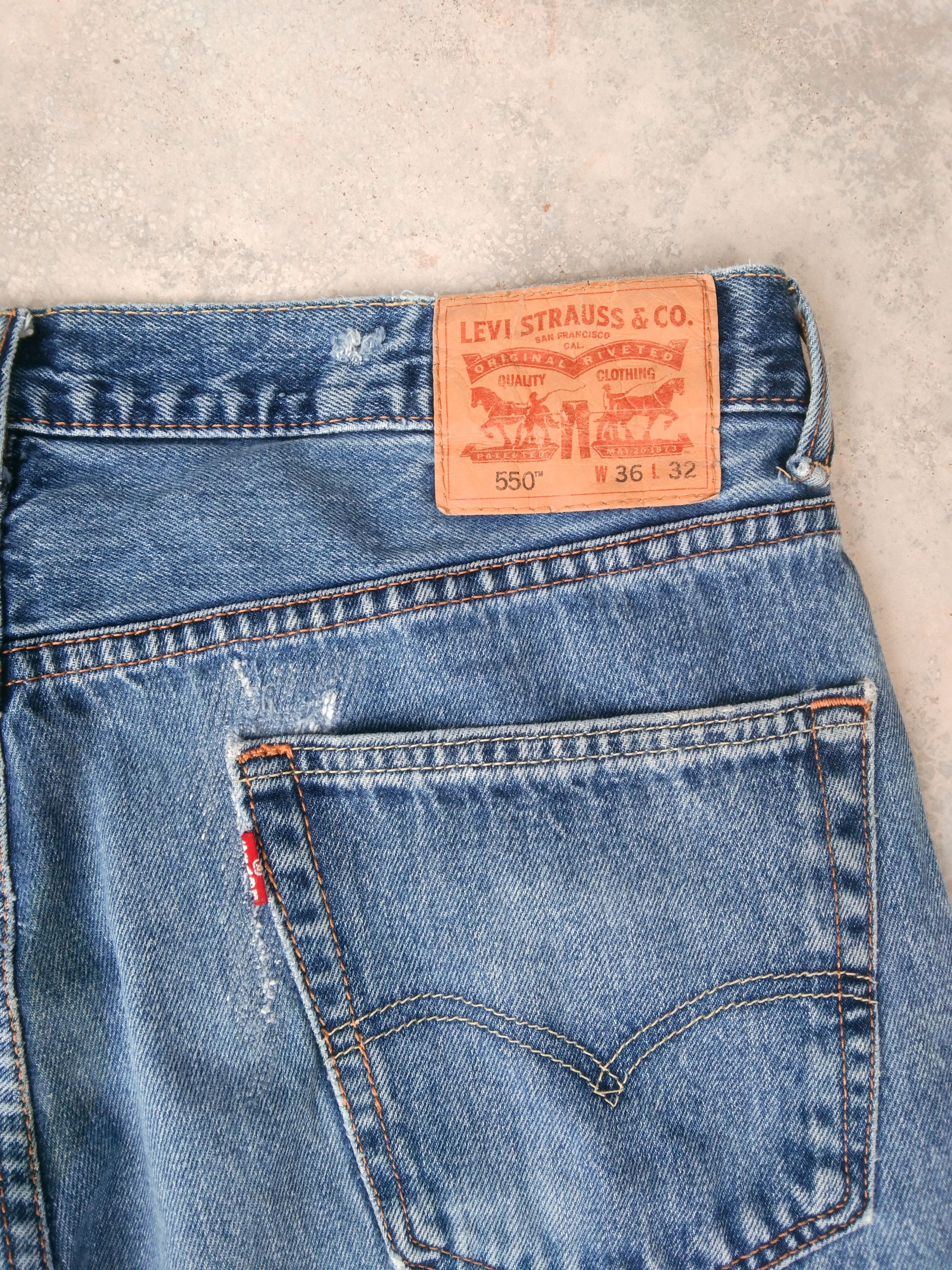 Levi's Vintage Levi's Jeans 550 Light Blue Denim 36x32 Size US 36 / EU 52 - 6 Thumbnail