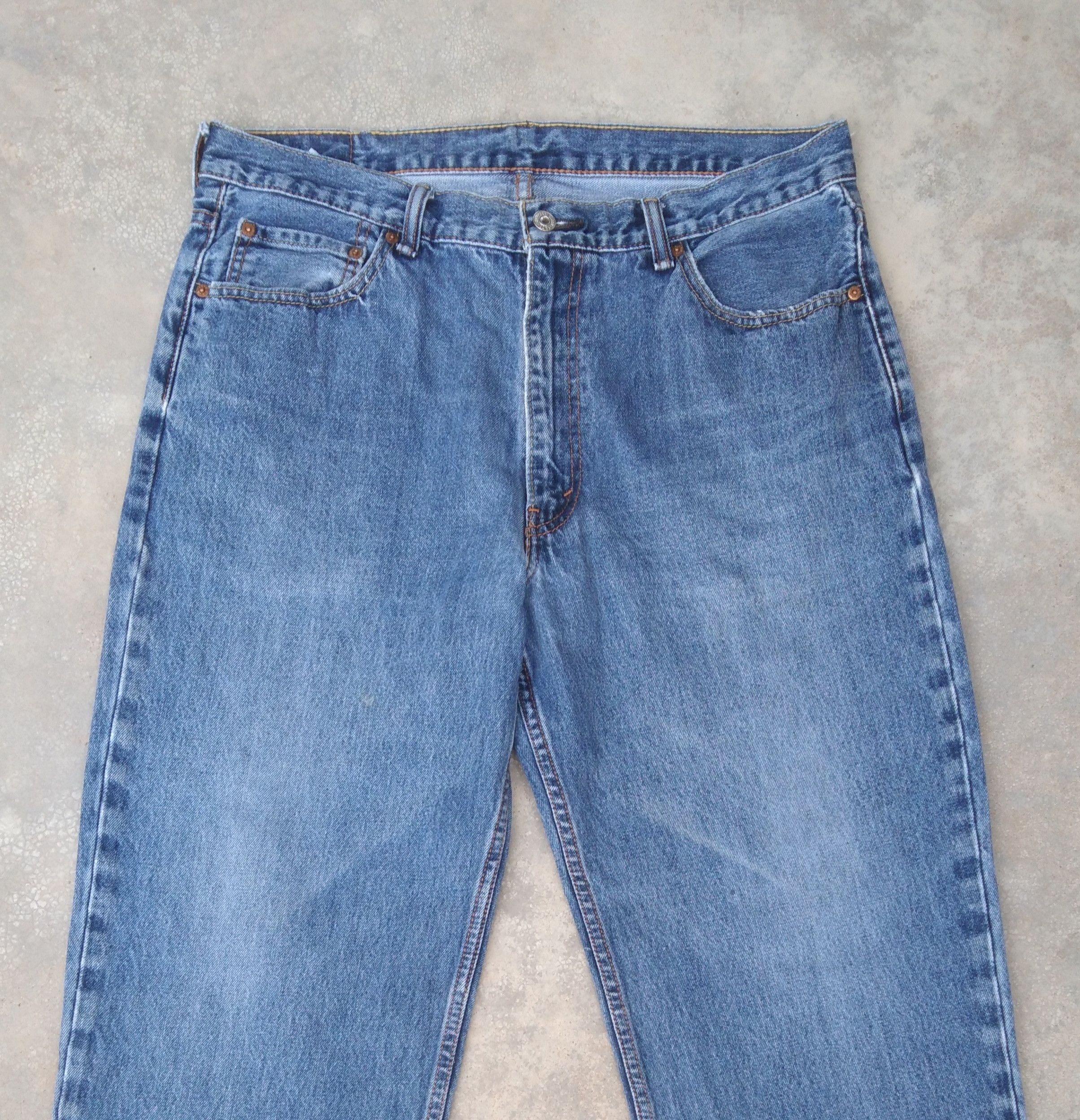 Levi's Vintage Levi's Jeans 550 Light Blue Denim 36x32 Size US 36 / EU 52 - 7 Thumbnail