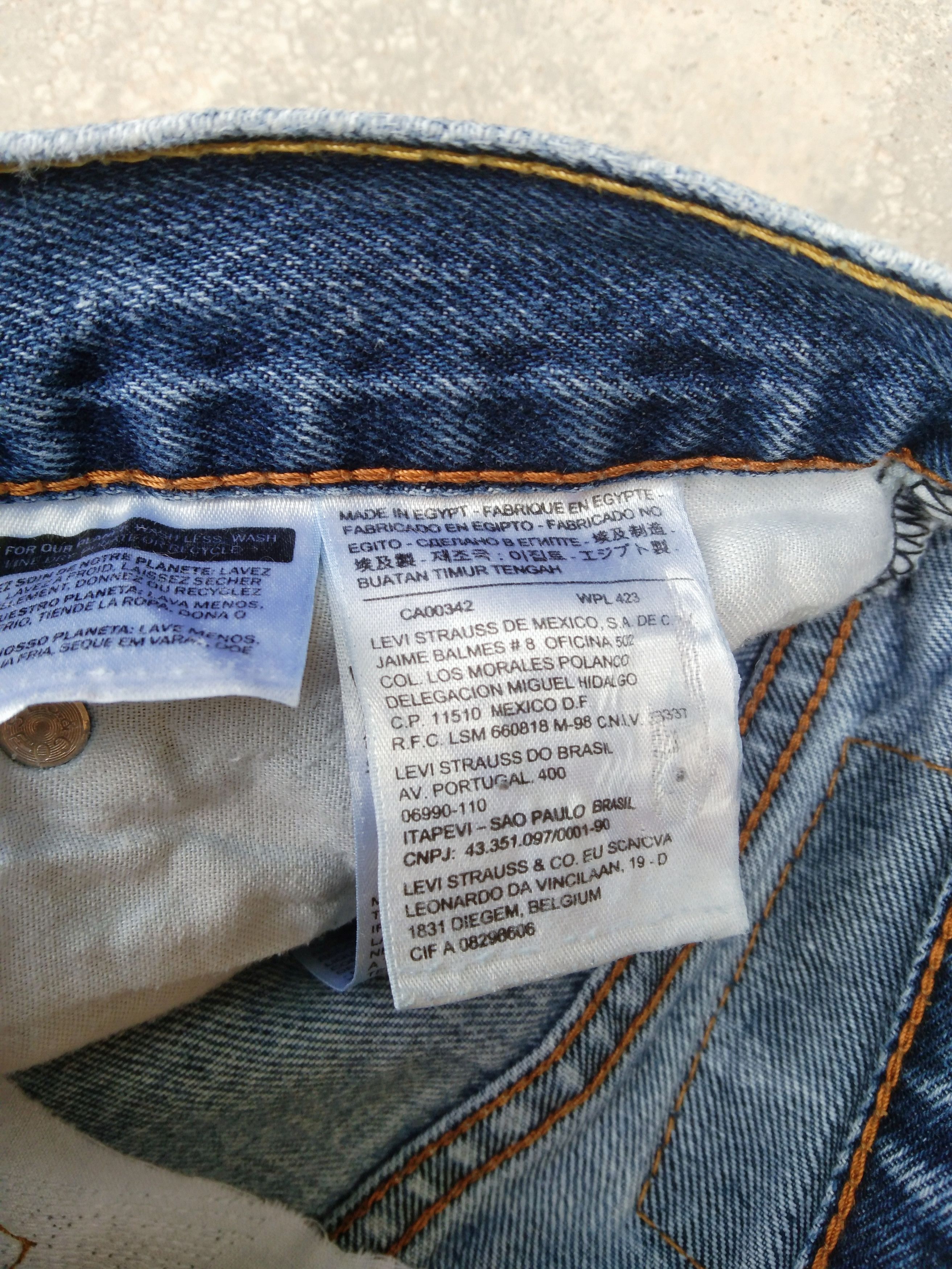 Levi's Vintage Levi's Jeans 550 Light Blue Denim 36x32 Size US 36 / EU 52 - 8 Thumbnail