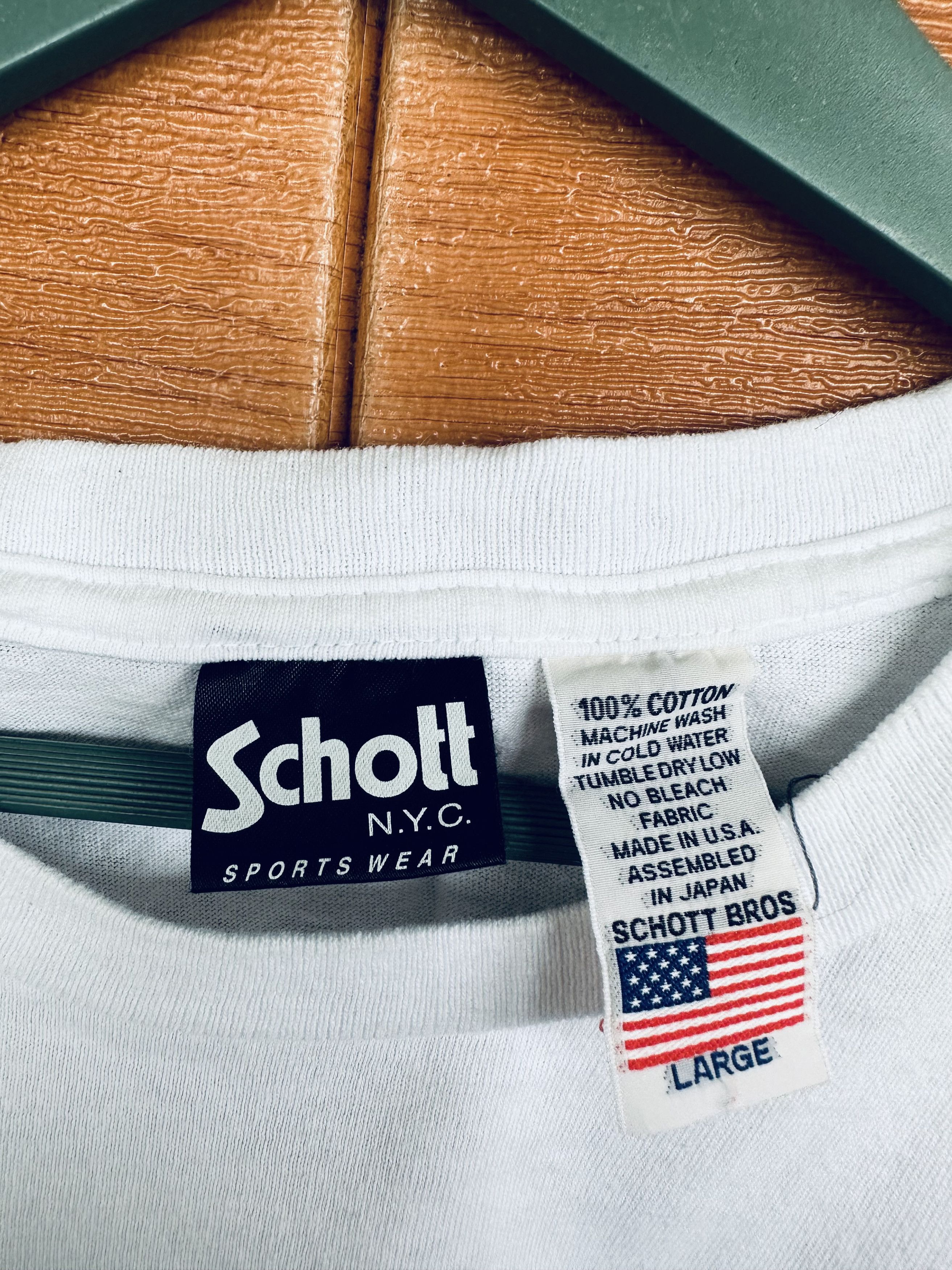 Schott Vintage 90s Schott N.Y.C T-Shirt Size US M / EU 48-50 / 2 - 6 Thumbnail