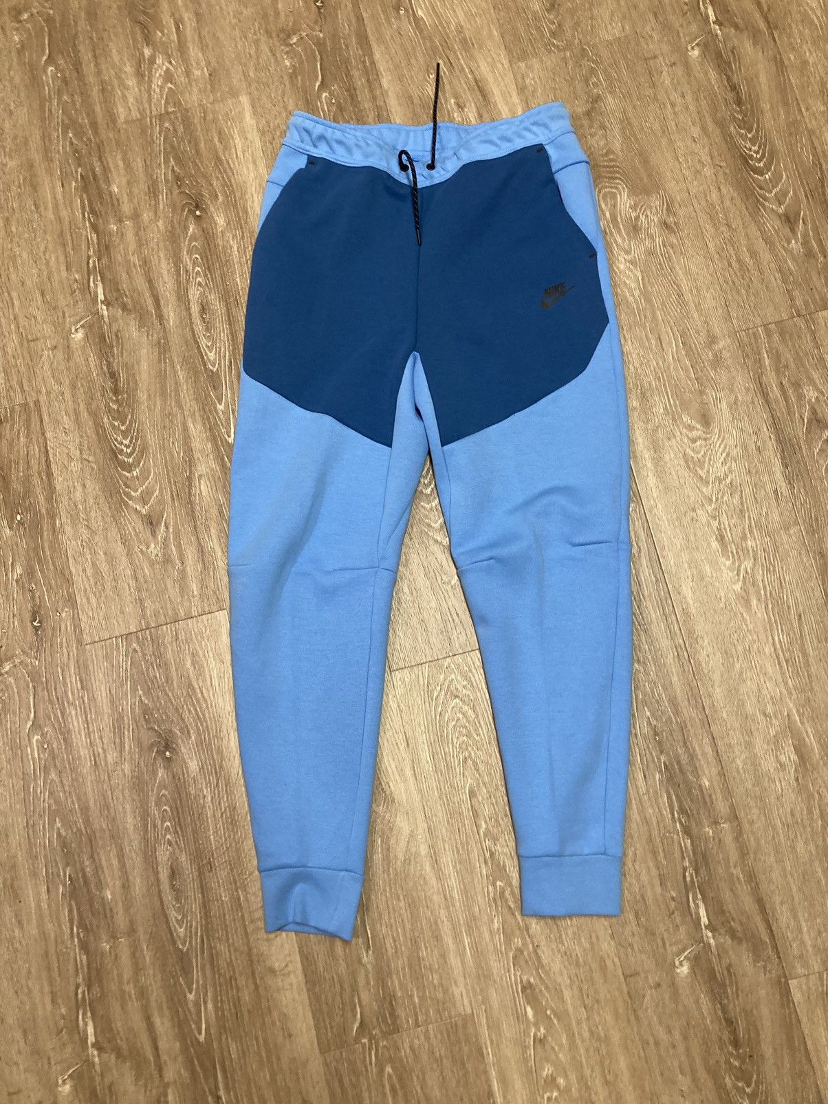 Nike Tech wear Sweatpants sz M