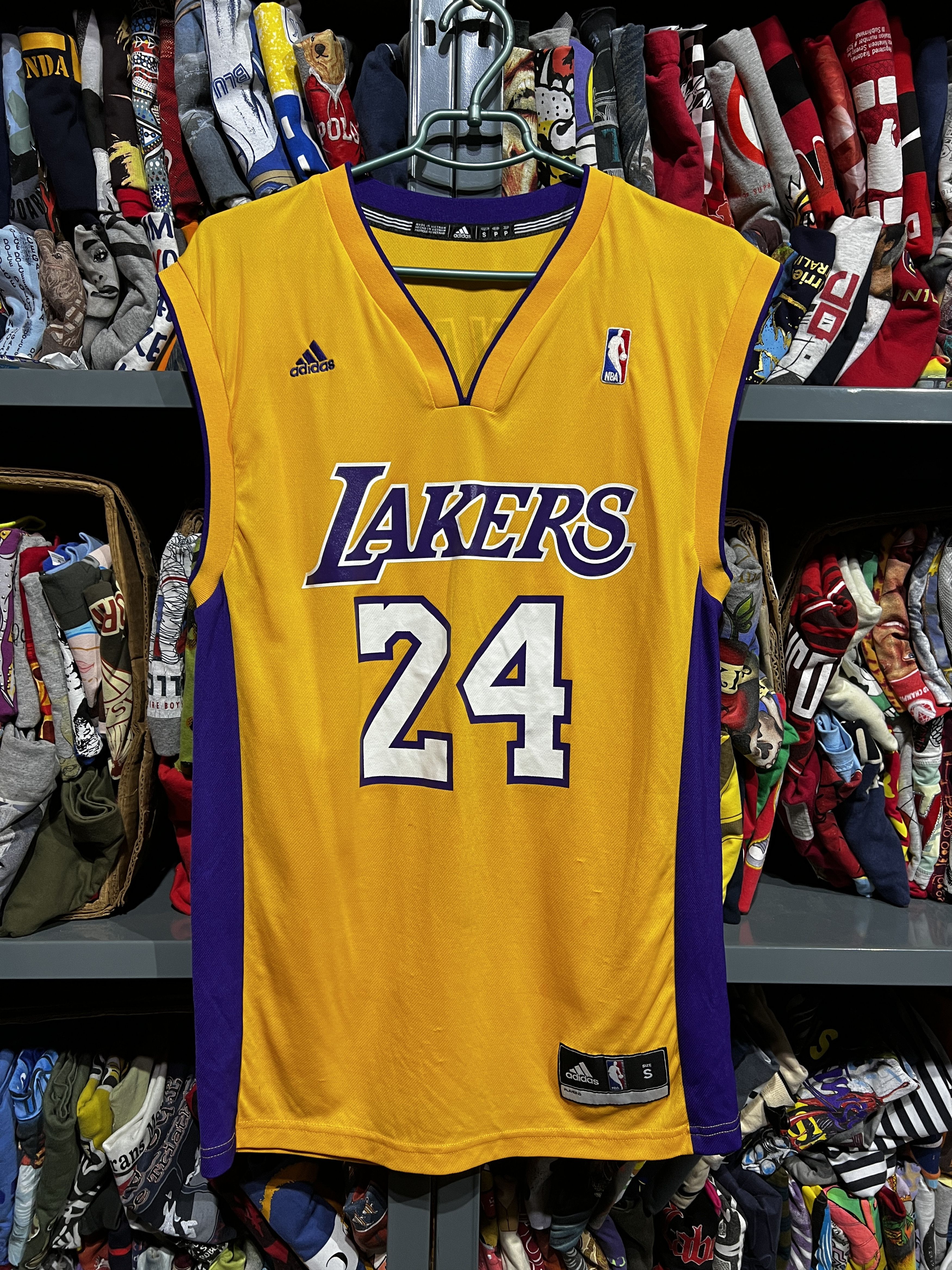 Kobe Bryant Adidas Authentic Away Los Angeles Lakers Jersey #24 (Size 44)