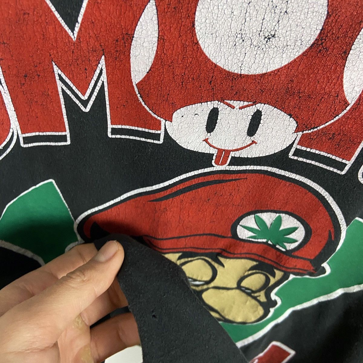 Vintage Vintage 00s Super Mario Smoke weed Every day Weed humor tee Size US L / EU 52-54 / 3 - 4 Thumbnail