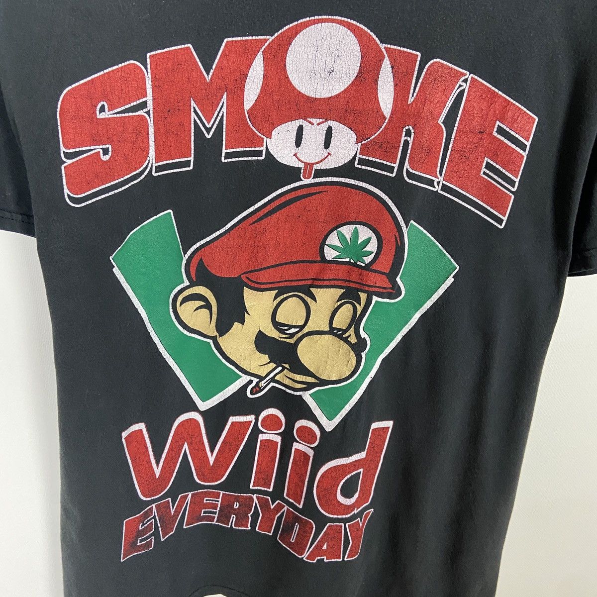 Vintage Vintage 00s Super Mario Smoke weed Every day Weed humor tee Size US L / EU 52-54 / 3 - 3 Thumbnail