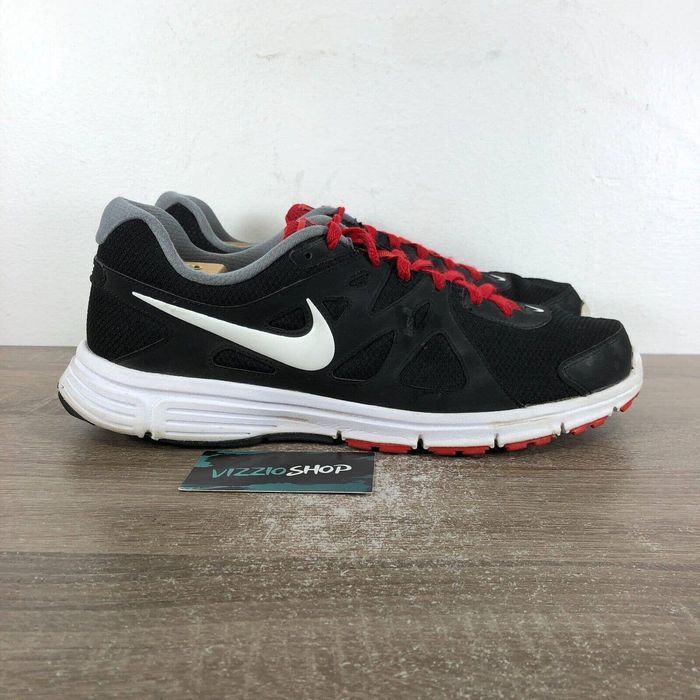 nike revolution 2 black and red