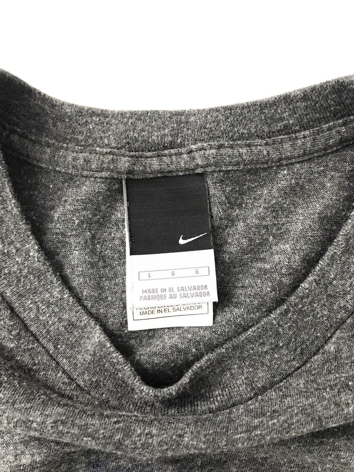 Nike Vintage Nike Silver Tag Basketball T-shirt Size US L / EU 52-54 / 3 - 3 Thumbnail