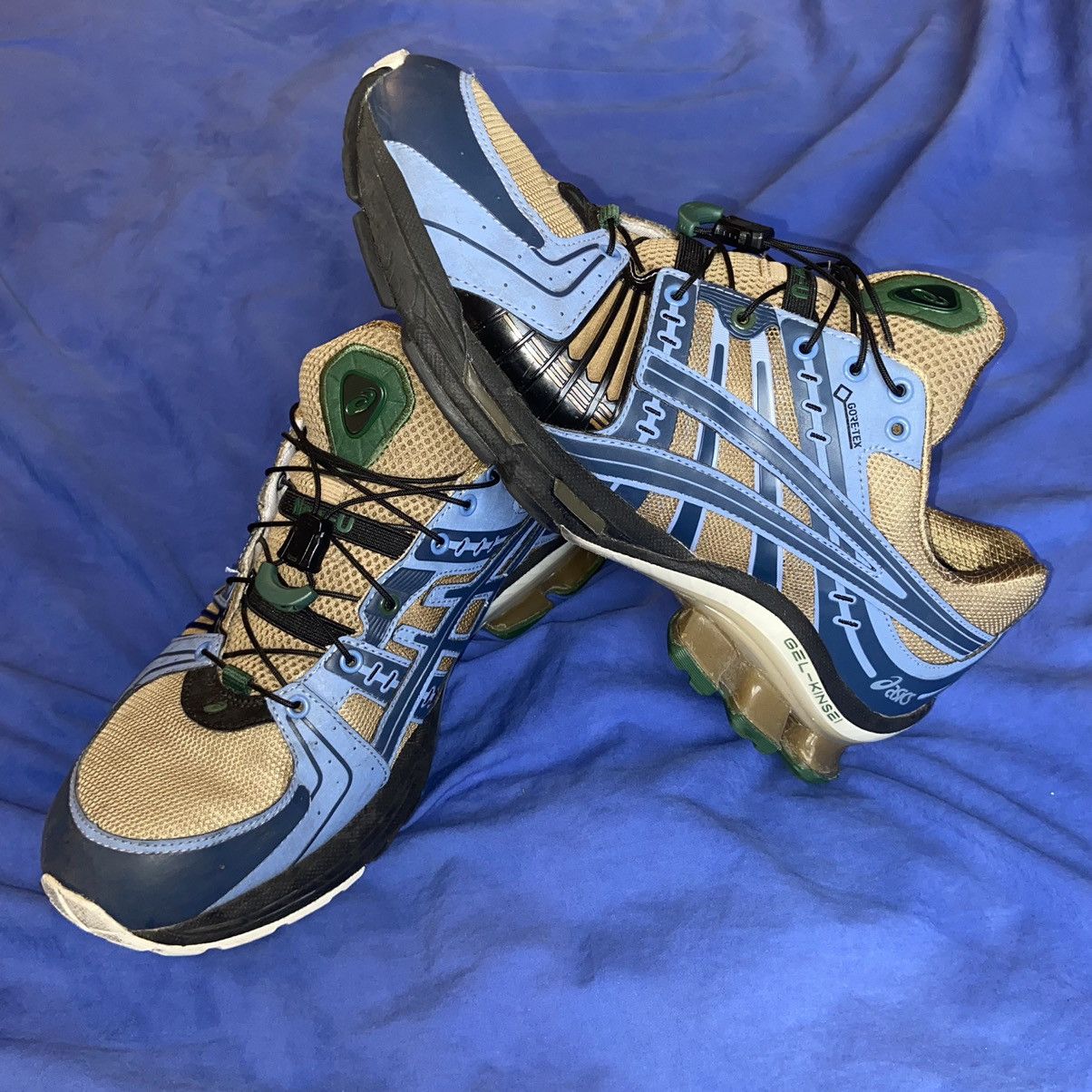 affix asics gore tex