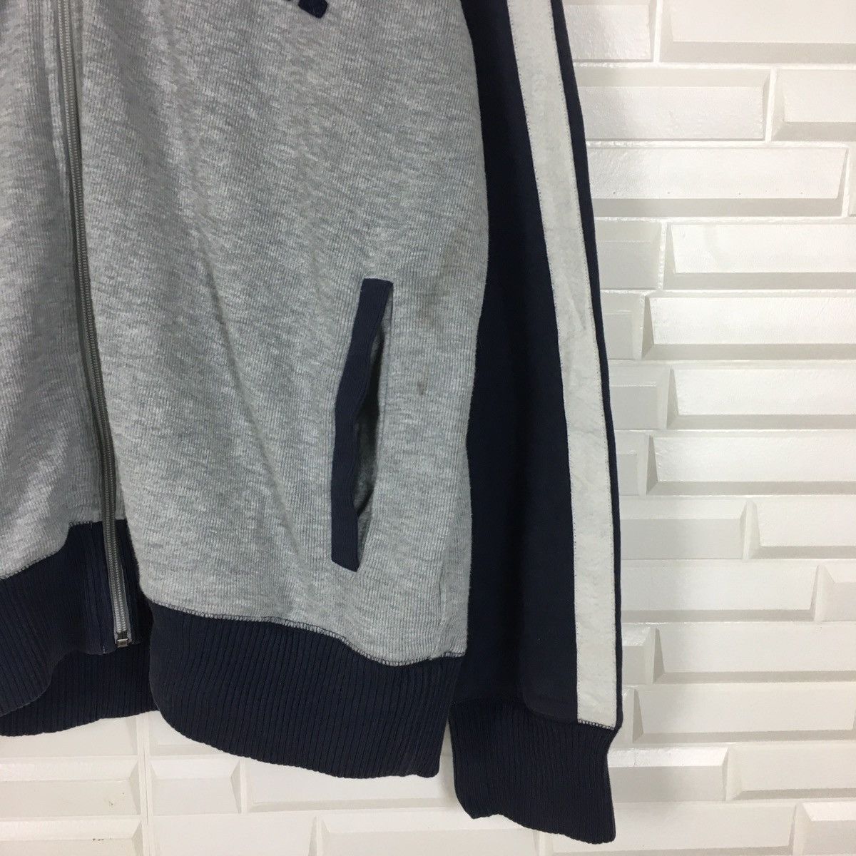 Designer × Tommy Hilfiger Tommy Hilfiger Spell Out Top Sweater Size US XL / EU 56 / 4 - 4 Thumbnail