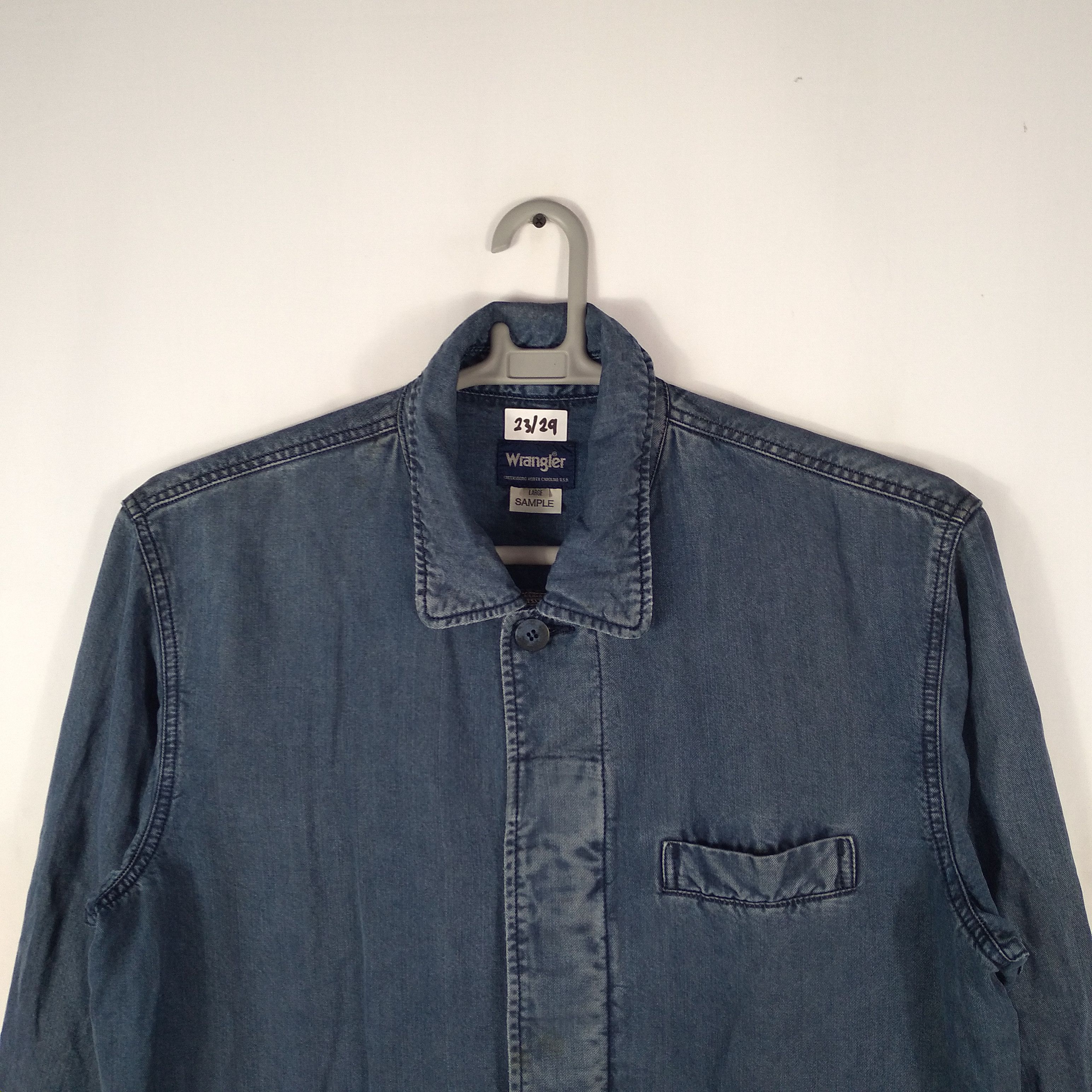 Vintage × Wrangler Vintage Wrangler Three Pockets Denim Styles Chore Jacket Size US L / EU 52-54 / 3 - 2 Thumbnail