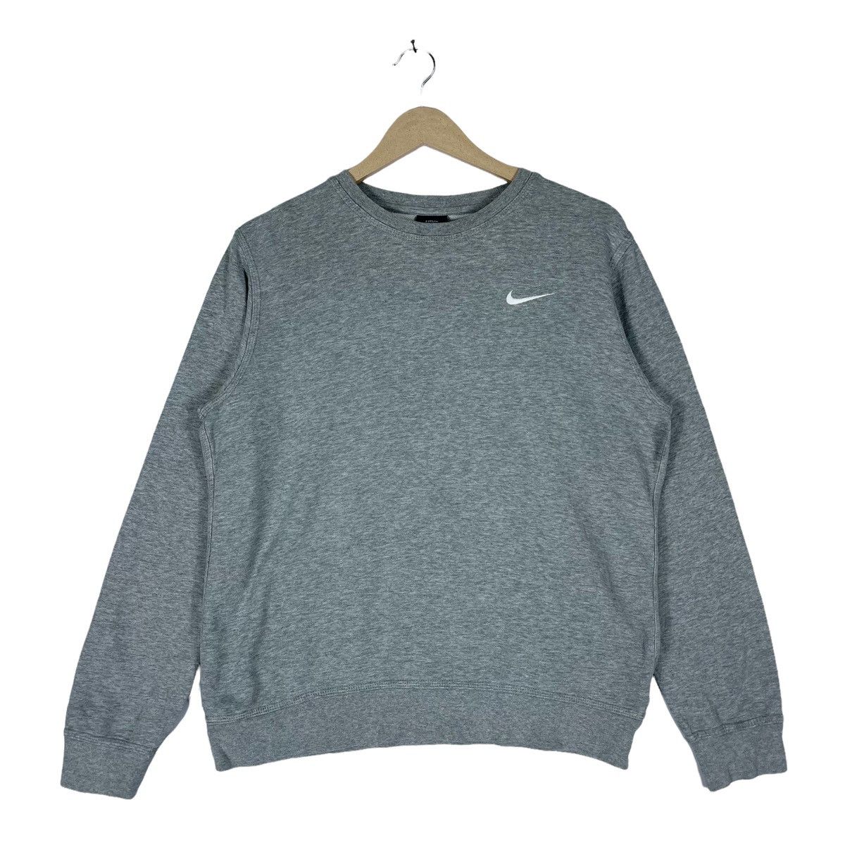 NIKE