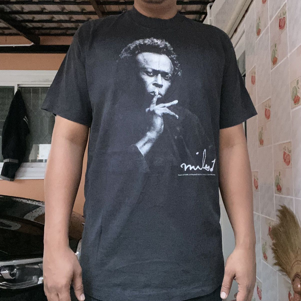 Band Tees × Vintage Vintage 1992 Miles Davis Size US L / EU 52-54 / 3 - 1 Thumbnail