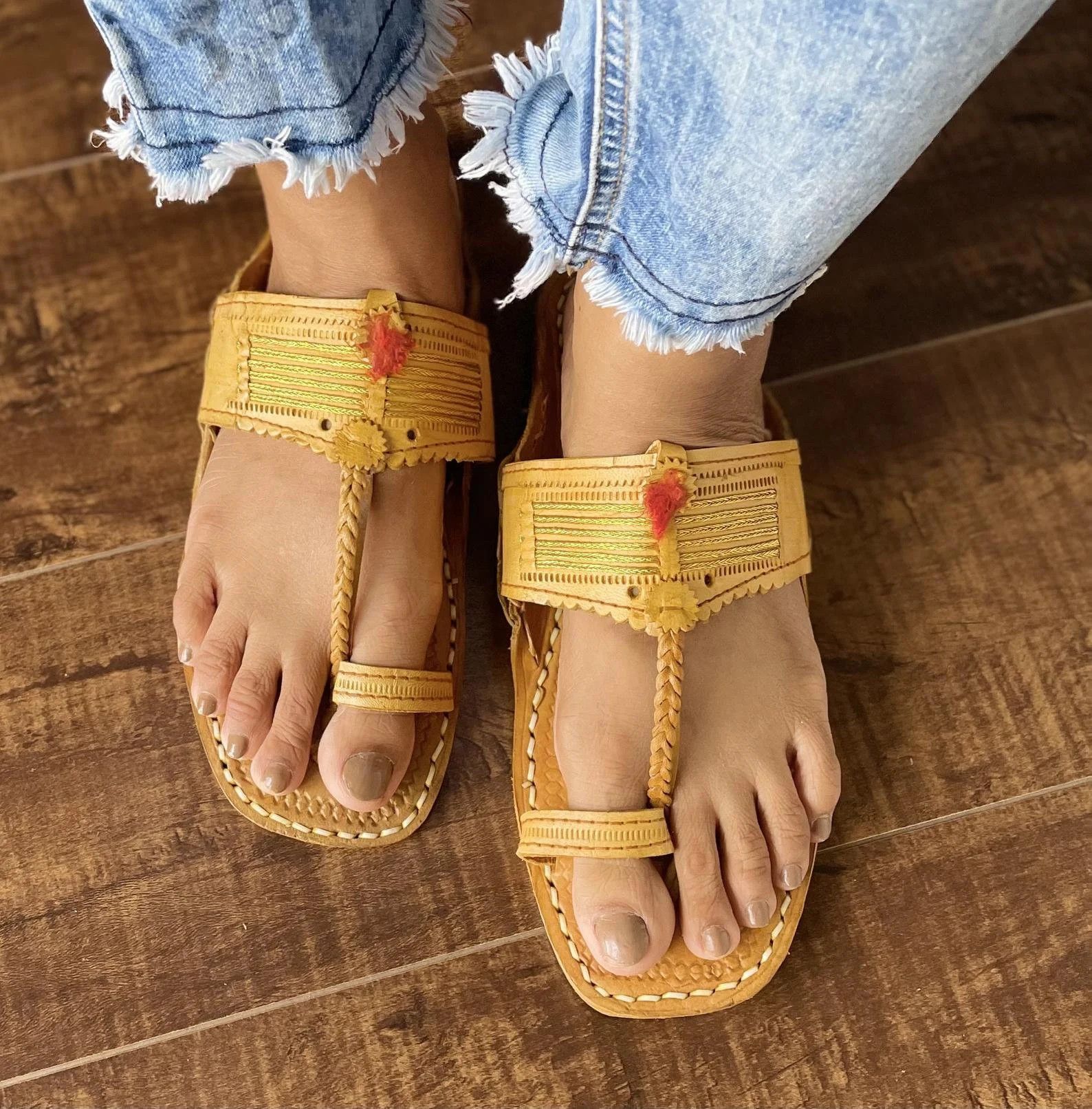 Handmade Hippie Leather Jesus Sandals - Toe Strap, Unisex (Men 5-13/Women 7-12), 100% Leather