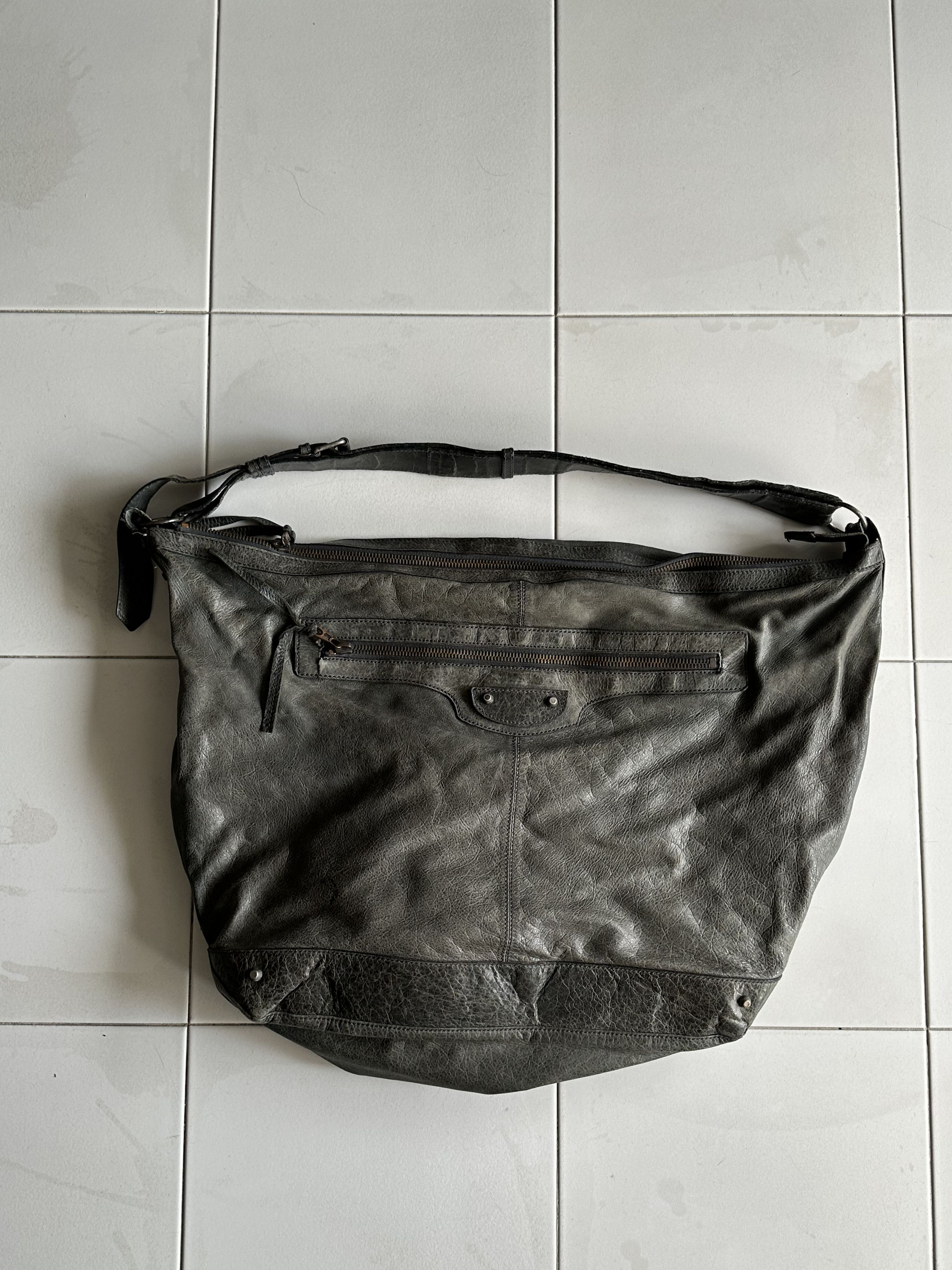 image of Balenciaga Weekend Bag (Unisex) in Anthracite, Men's
