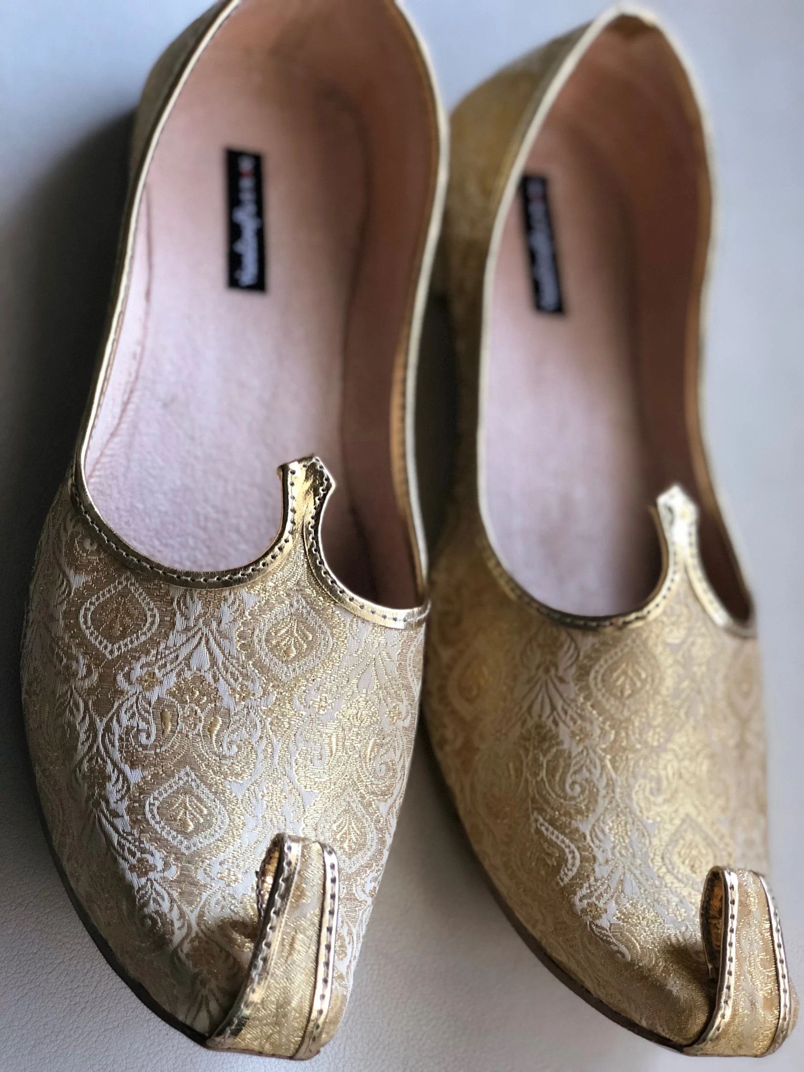 Handmade White and Gold Wedding Shoes, White Men Flats, Men juttis Size US 10 / EU 43 - 3 Thumbnail