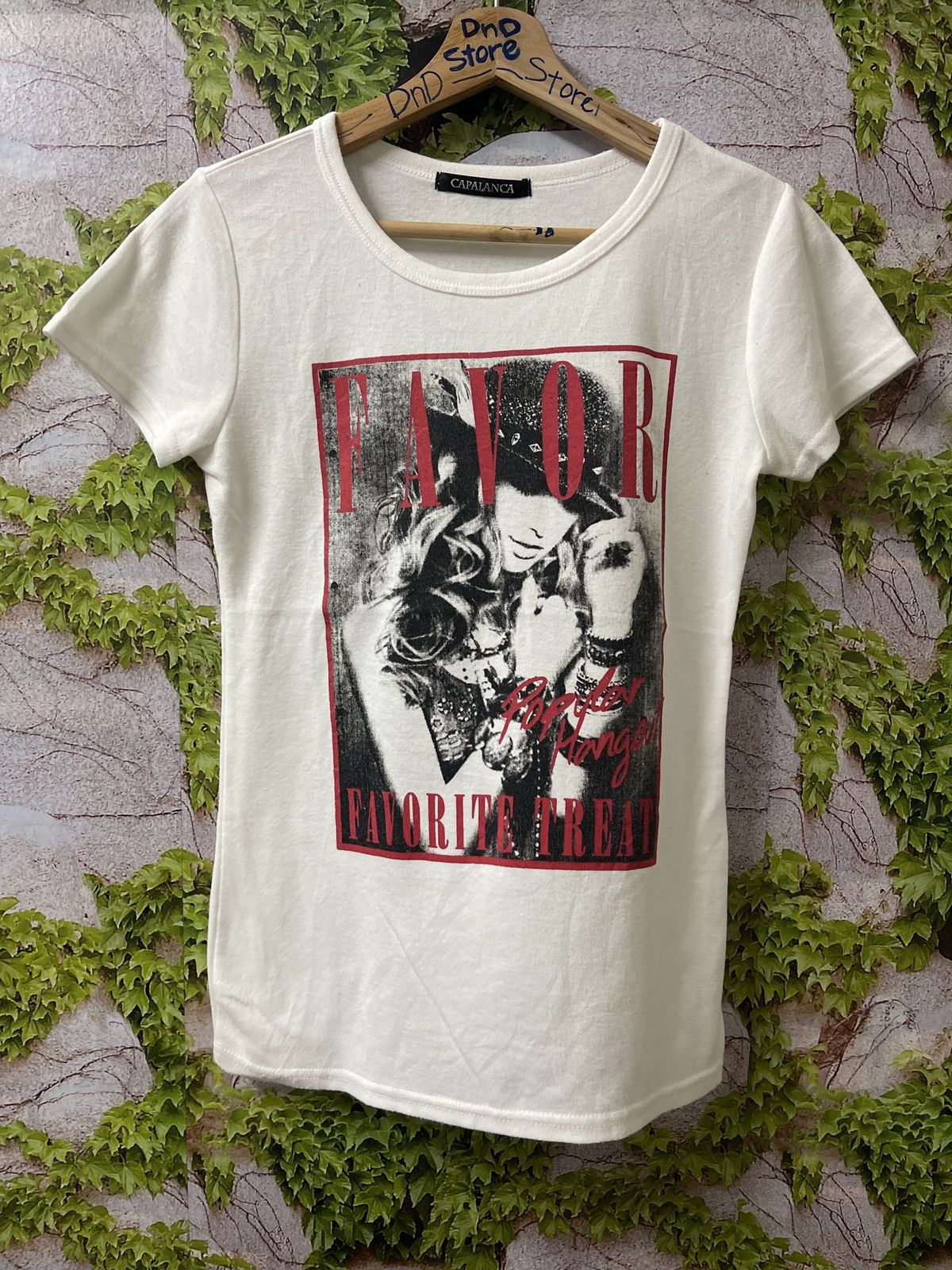 VINTAGE FAVOR POPULAR HANGOUT PHOTO TEE VERY RARE