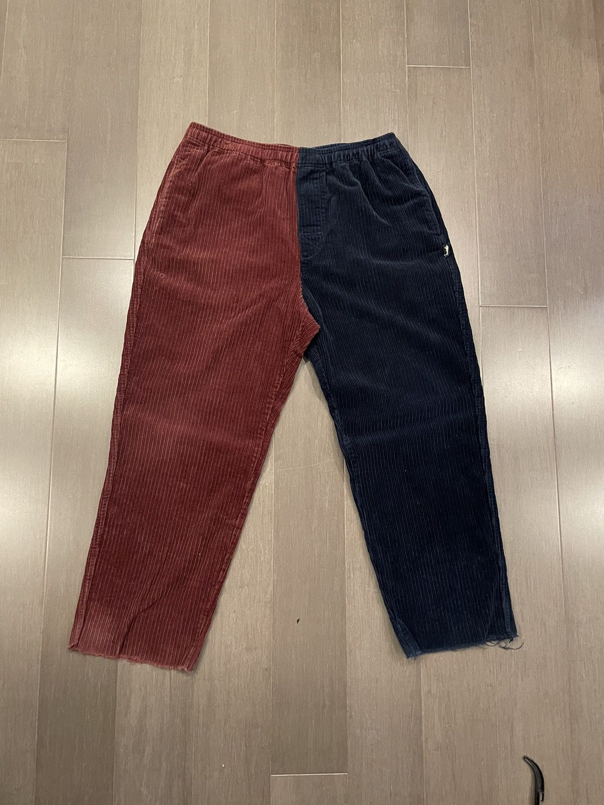Stussy courdoroy red/navy contrast
