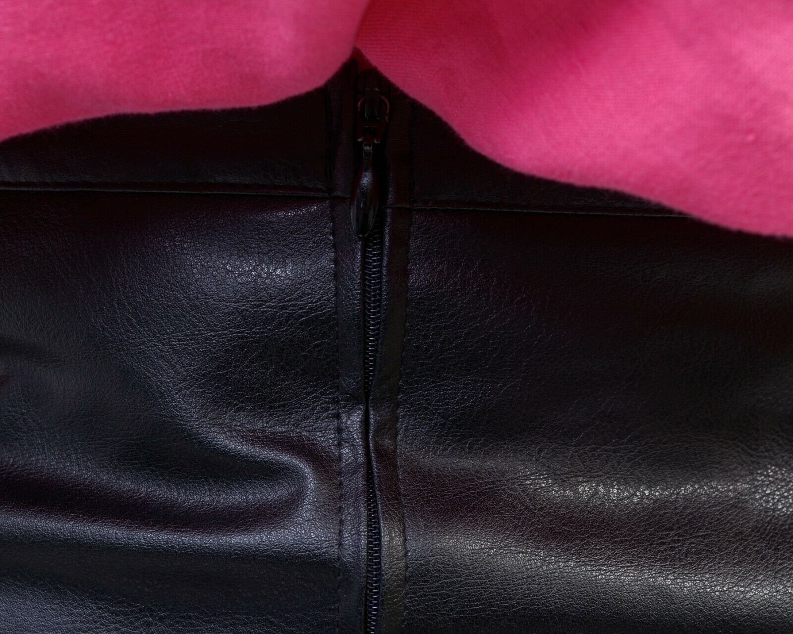 Leather × Vintage Women 70's Leather Mini Skirt High Waist Above Knee Boho Size 28" / US 6 / IT 42 - 5 Thumbnail