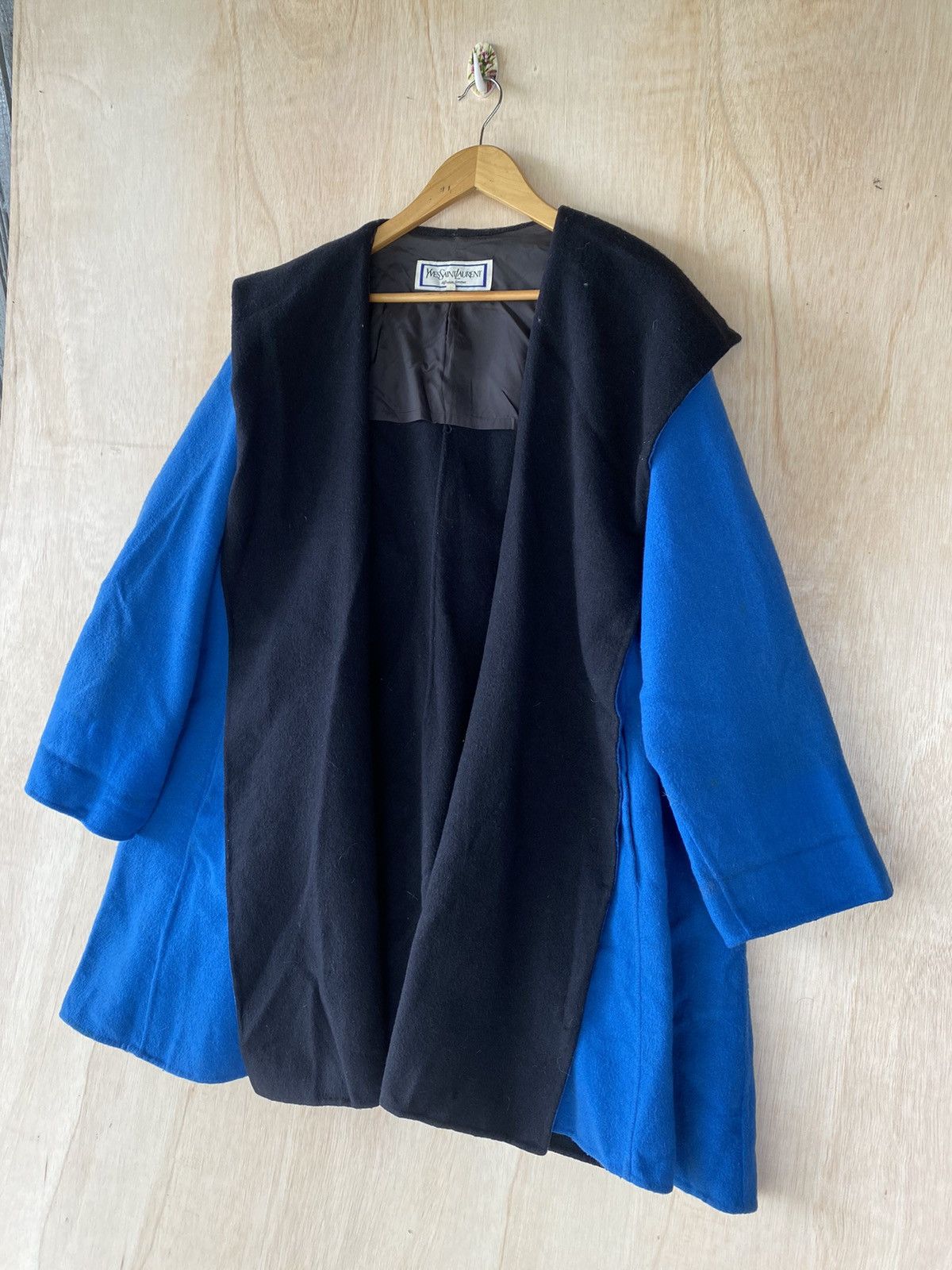 Yves Saint Laurent 🔥SALE🔥YVES SAINT LAURENT WOOL BUTTON LESS JACKET Size M / US 6-8 / IT 42-44 - 4 Thumbnail
