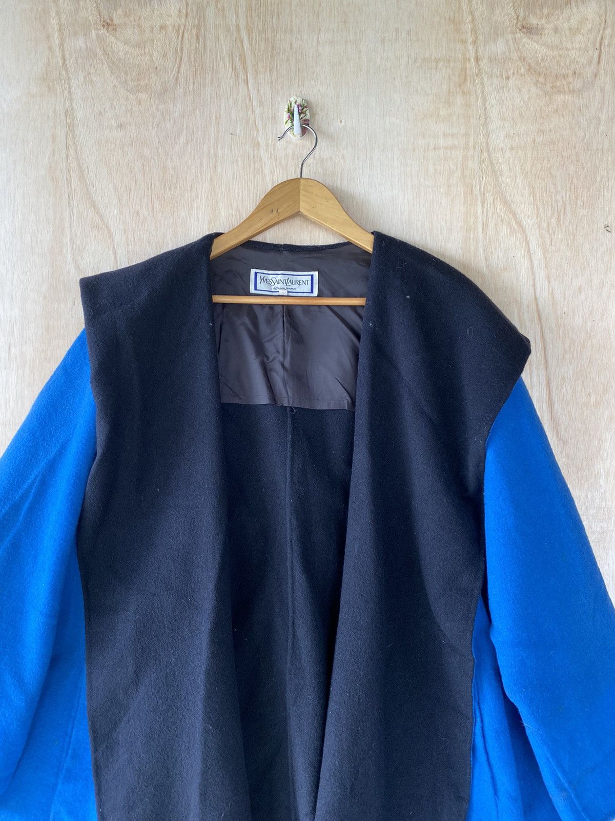 Yves Saint Laurent 🔥SALE🔥YVES SAINT LAURENT WOOL BUTTON LESS JACKET Size M / US 6-8 / IT 42-44 - 5 Thumbnail