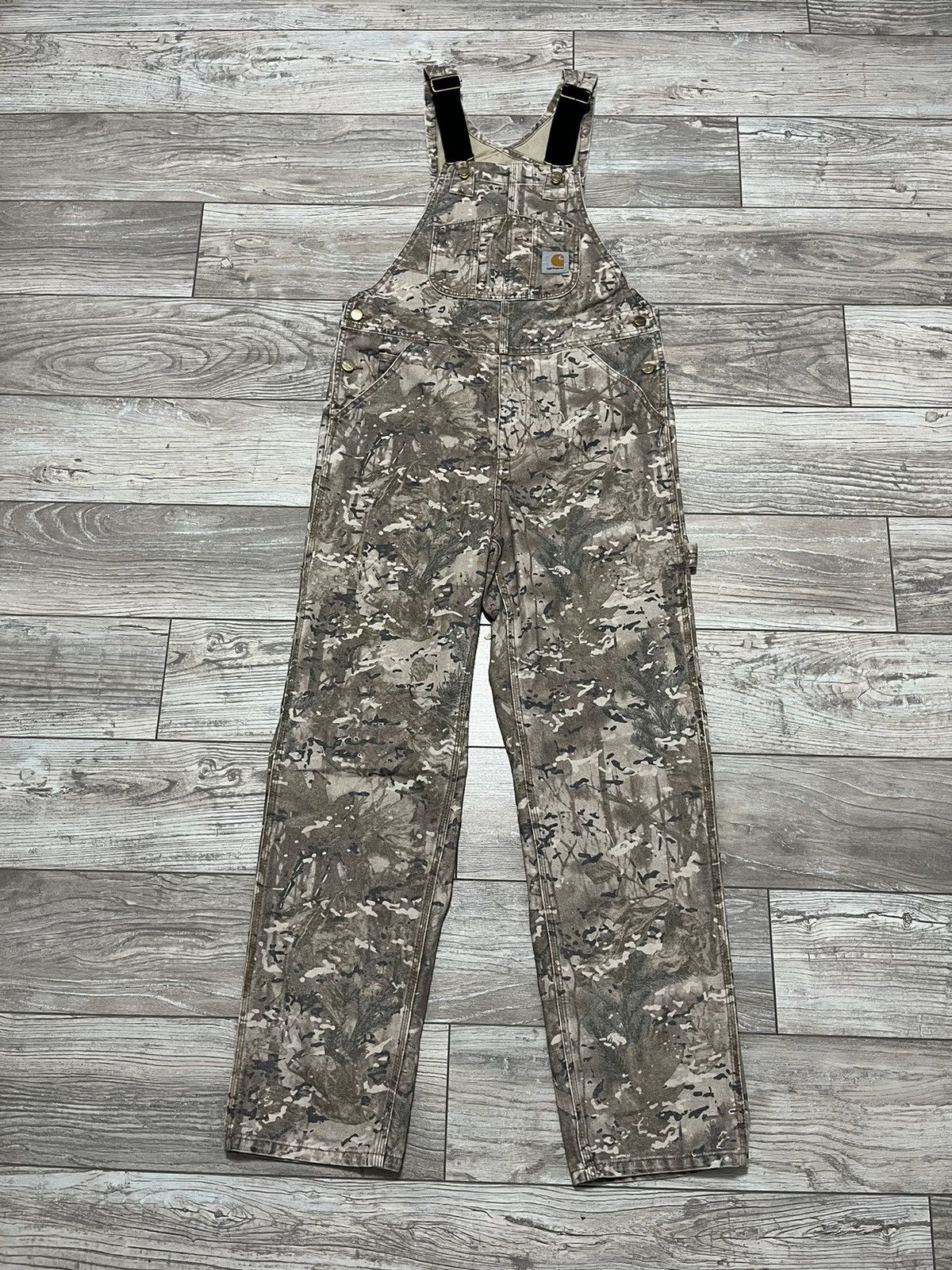 Carhartt WIP BIB OVERALL Tree Camo 【公式ショッピングサイト】