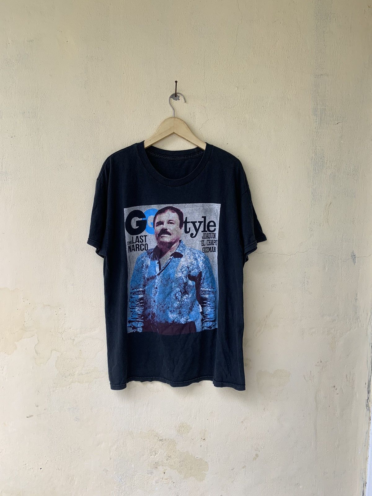 20471120 Vintage 00s Serial Killer Joaquin El Chapo Guzman Tee Size US L / EU 52-54 / 3 - 1 Thumbnail
