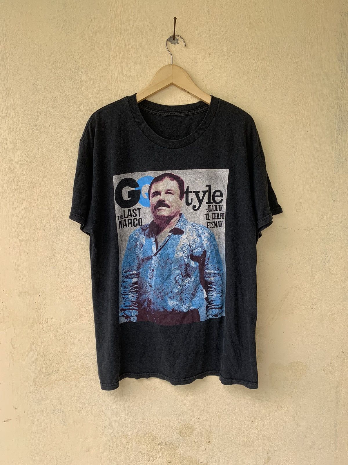 20471120 Vintage 00s Serial Killer Joaquin El Chapo Guzman Tee Size US L / EU 52-54 / 3 - 2 Thumbnail
